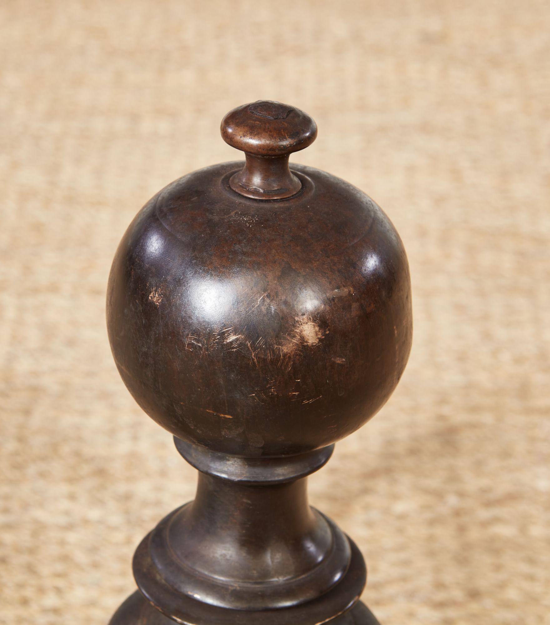 Baroque Andirons en bronze italiens C.I.C. 1680 en vente