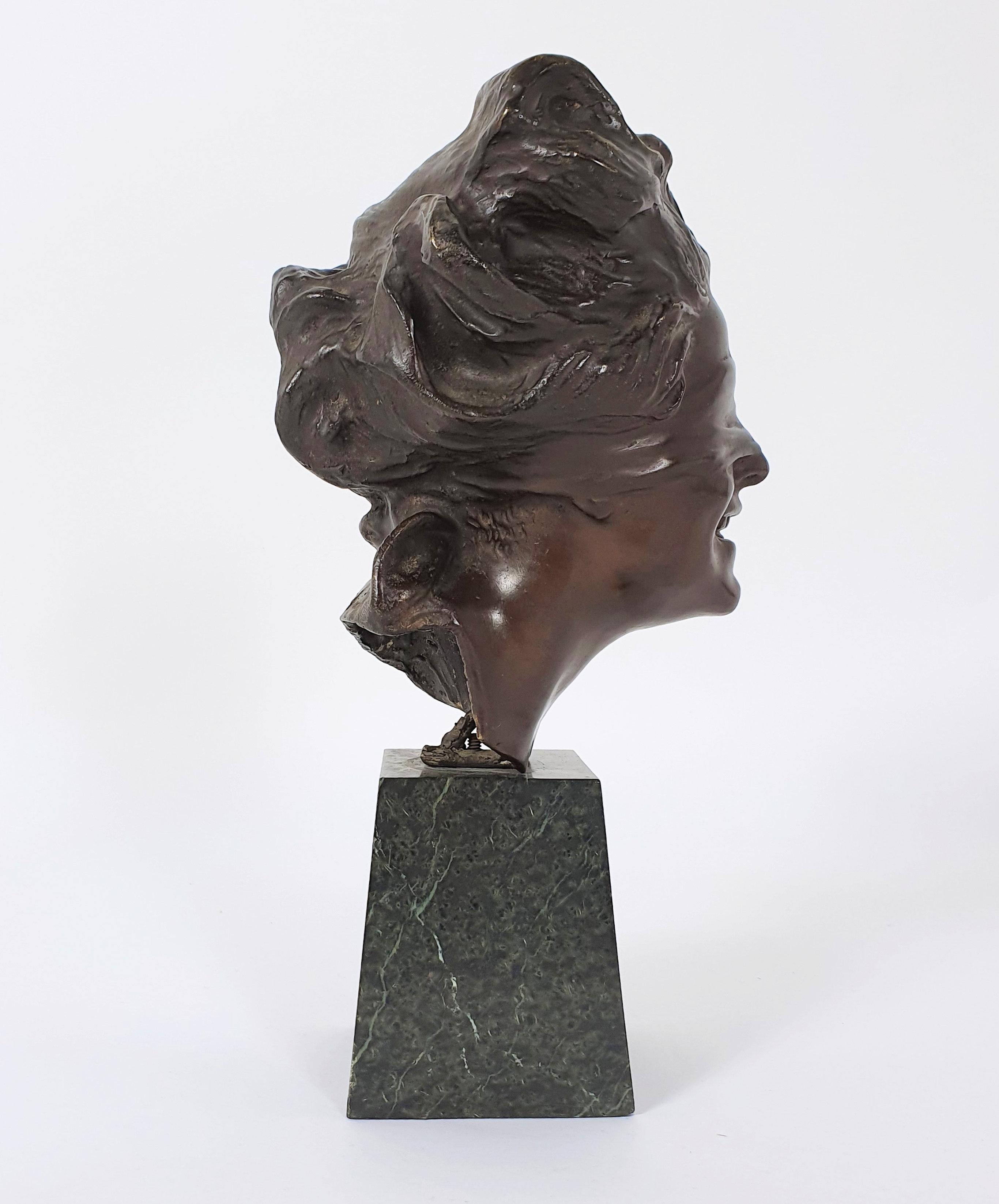 Italian Bronze Bust of a Blindfolded Maiden by Vincenzo Aurisicchio In Good Condition In London, west Sussex