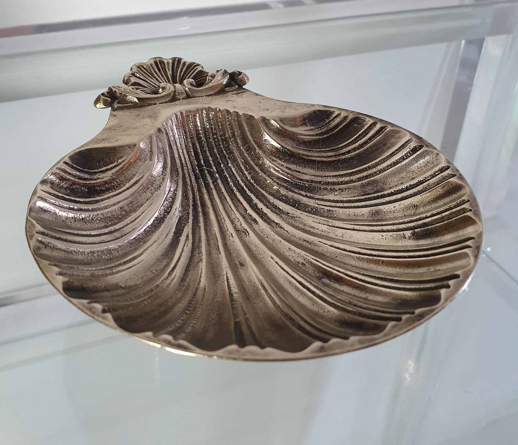 Italian Bronze Clam Vide-Poche In Good Condition For Sale In Albano Laziale, Rome/Lazio