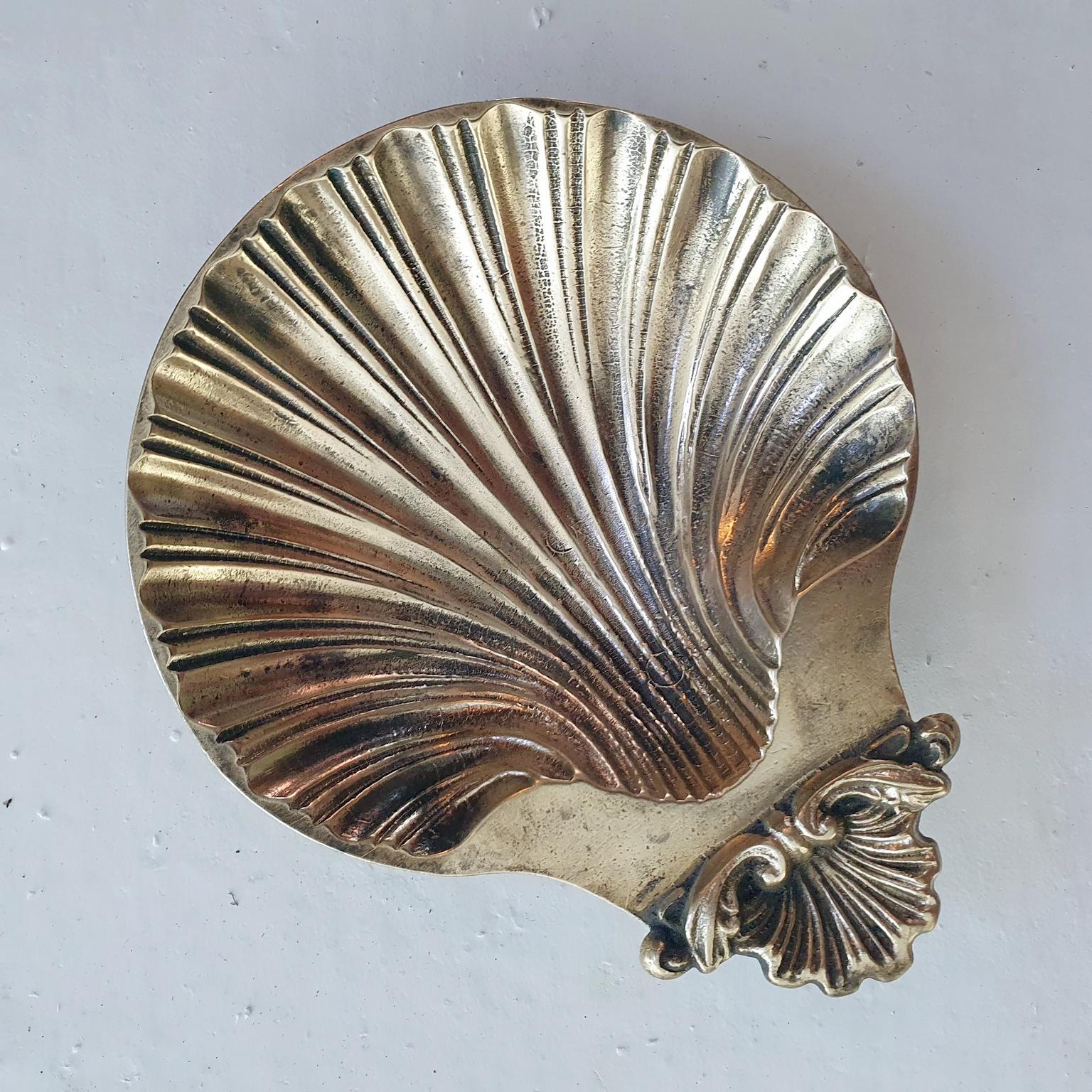 Cute footed clam dish in heavy cast bronze. Reproduction from an original design from the 18th century. This particular piece is made in Italy. This is perfect as a soap dish, ashtray, vide-poche or for snacks.