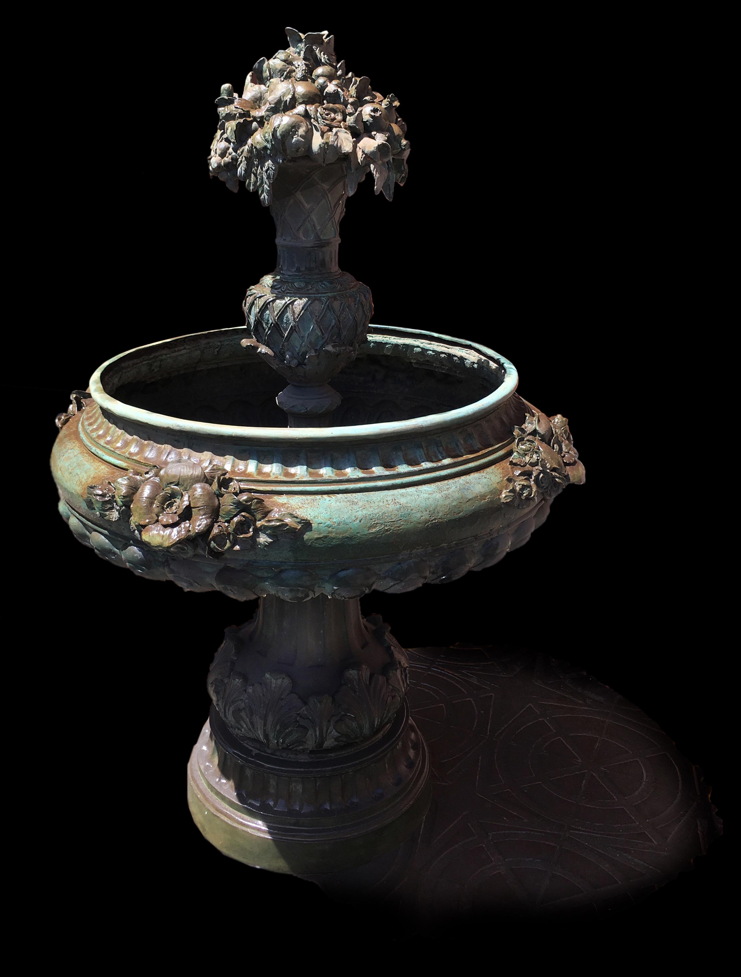 Precious Italian bronze fountain made with the lost-wax casting technique. Bronze composed of 80% copper. Perfectly working.

 