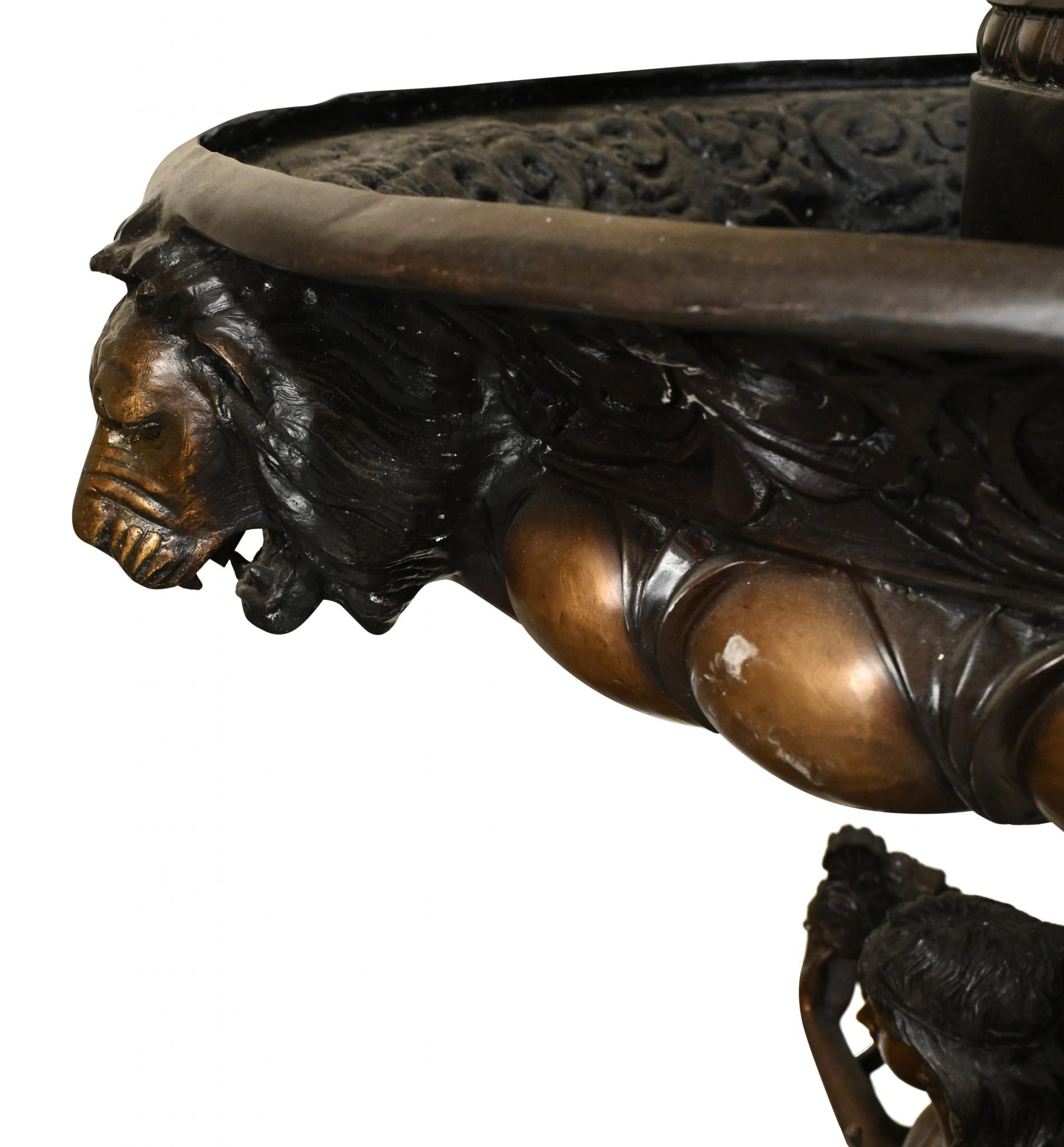 Fontaine italienne en bronze - Caractéristique d'eau d'un chérubin géant en vente 4