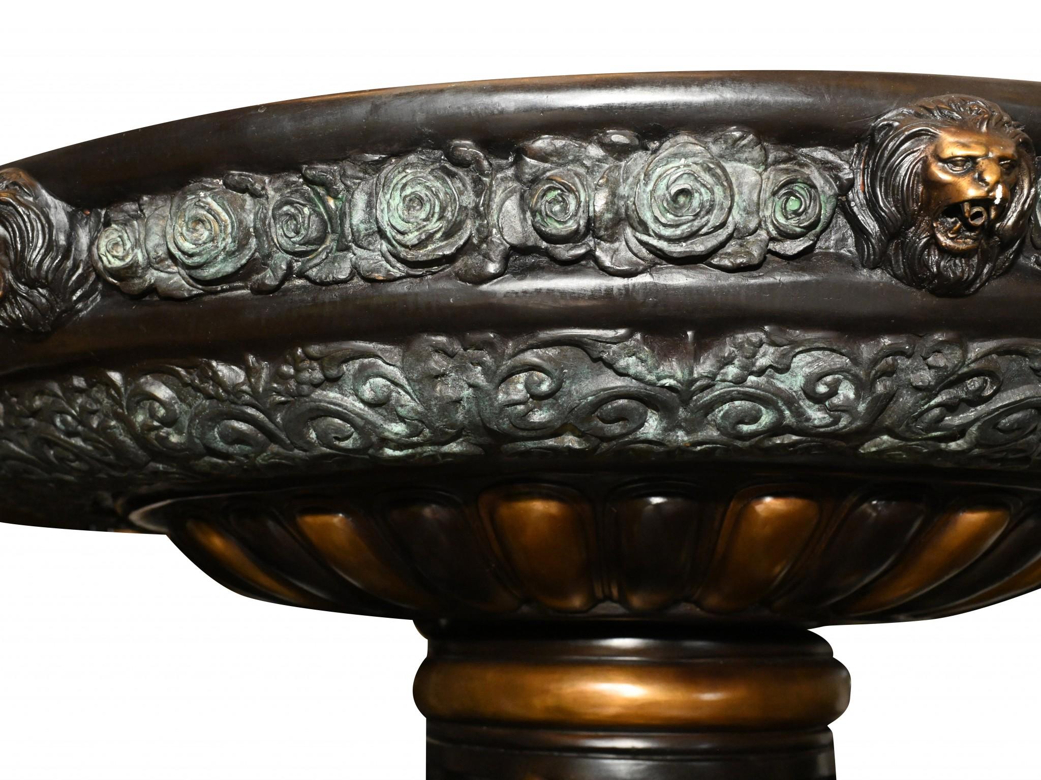Italienischer Bronzebrunnen – große klassisches, weibliches Garten-Wasserelement im Angebot 5