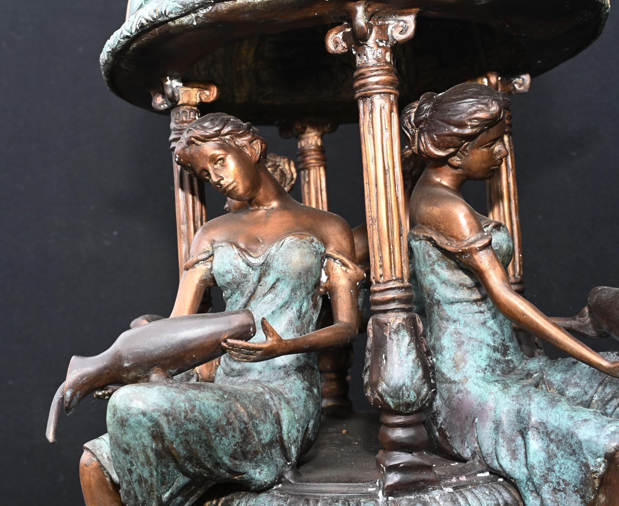 Fontaine de jardin en bronze italienne Muse vierge romantique en vente 5