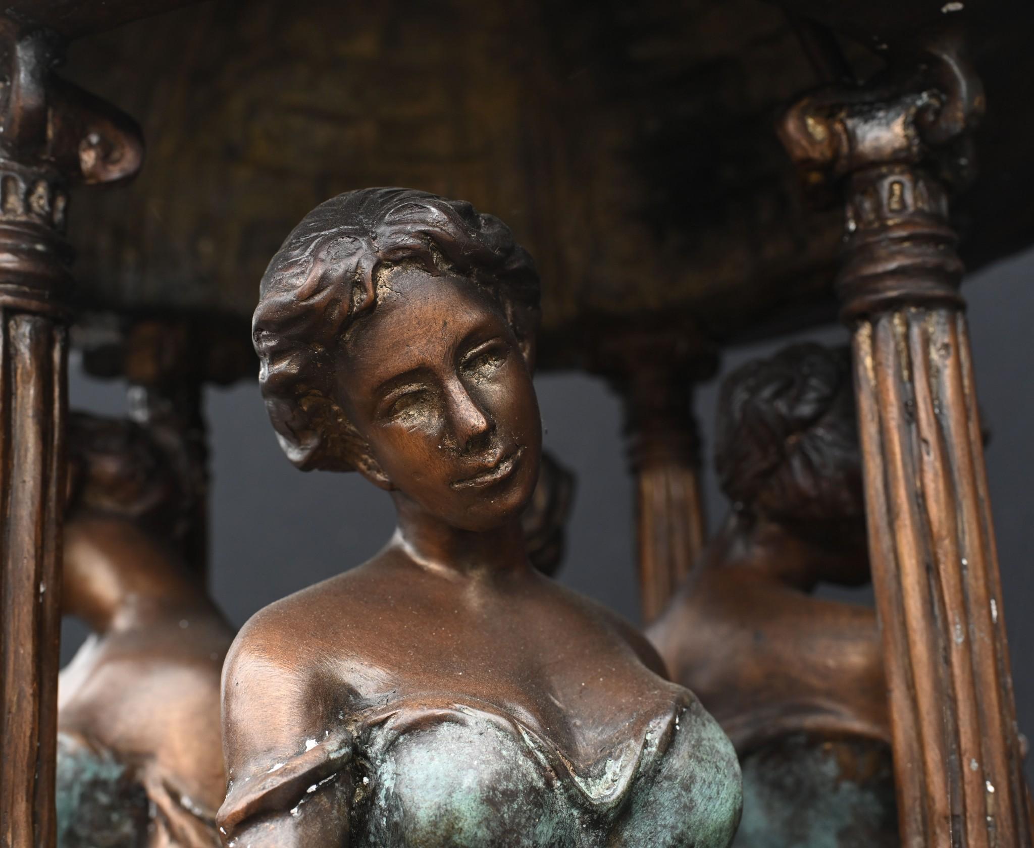 Fontaine de jardin en bronze italienne Muse vierge romantique en vente 8