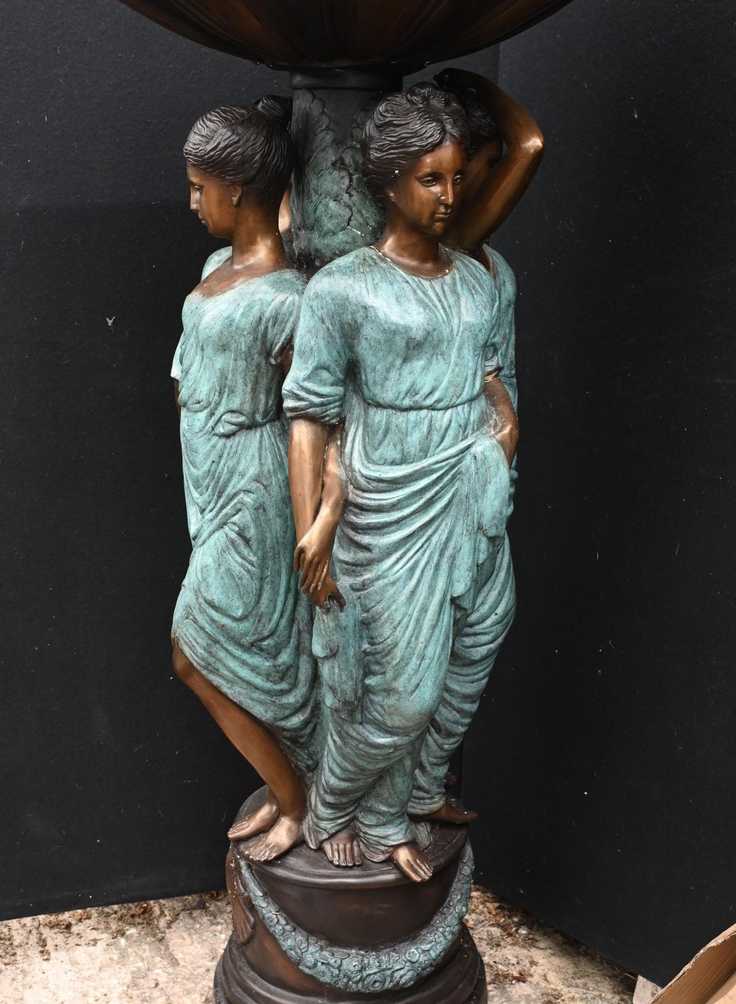Italienischer Bronze-Gartenbrunnen, Romantische Muse, Maiden-Wasserbild, Wasserskulptur im Zustand „Gut“ in Potters Bar, GB