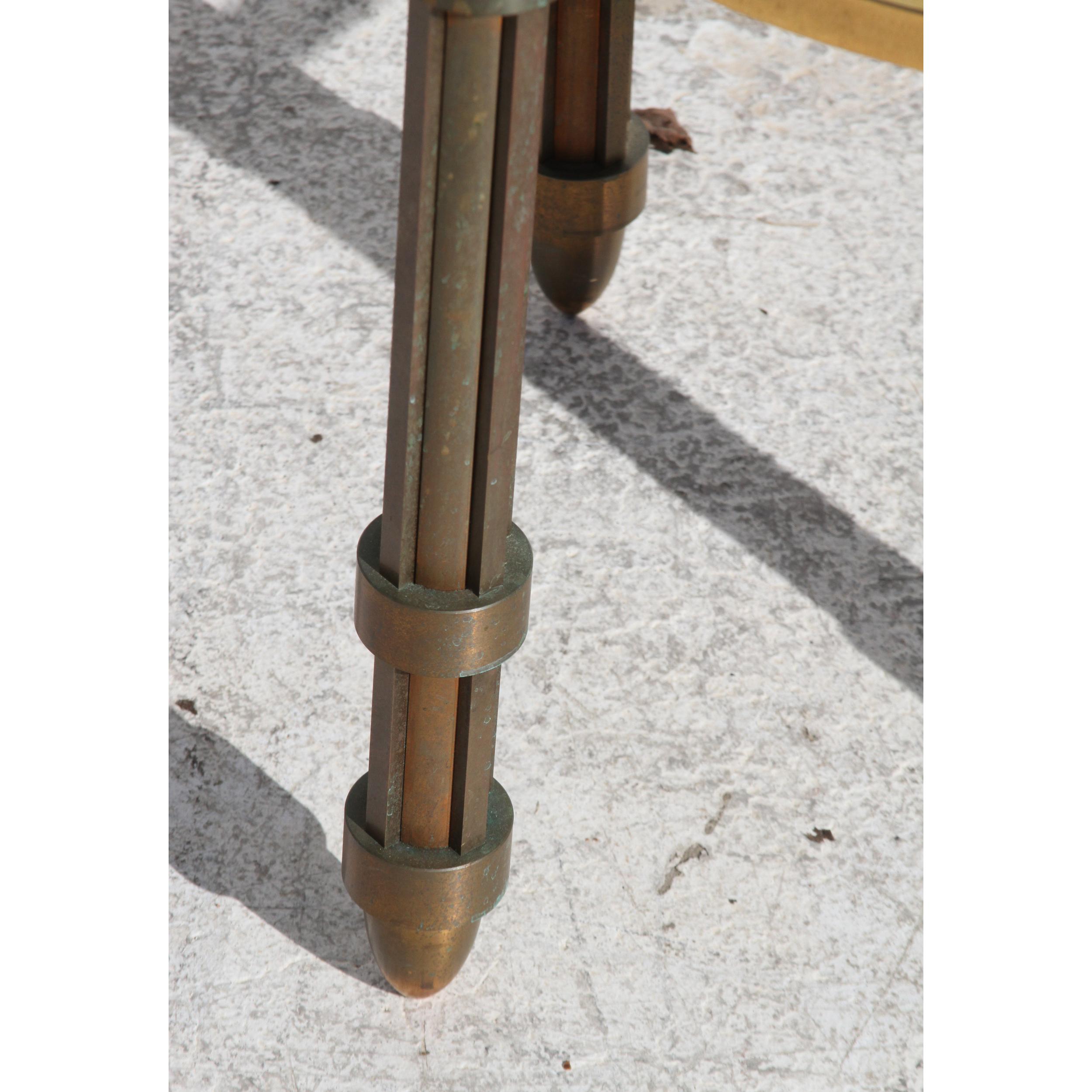 Milieu du XXe siècle Table d'appoint italienne en verre bronze en vente