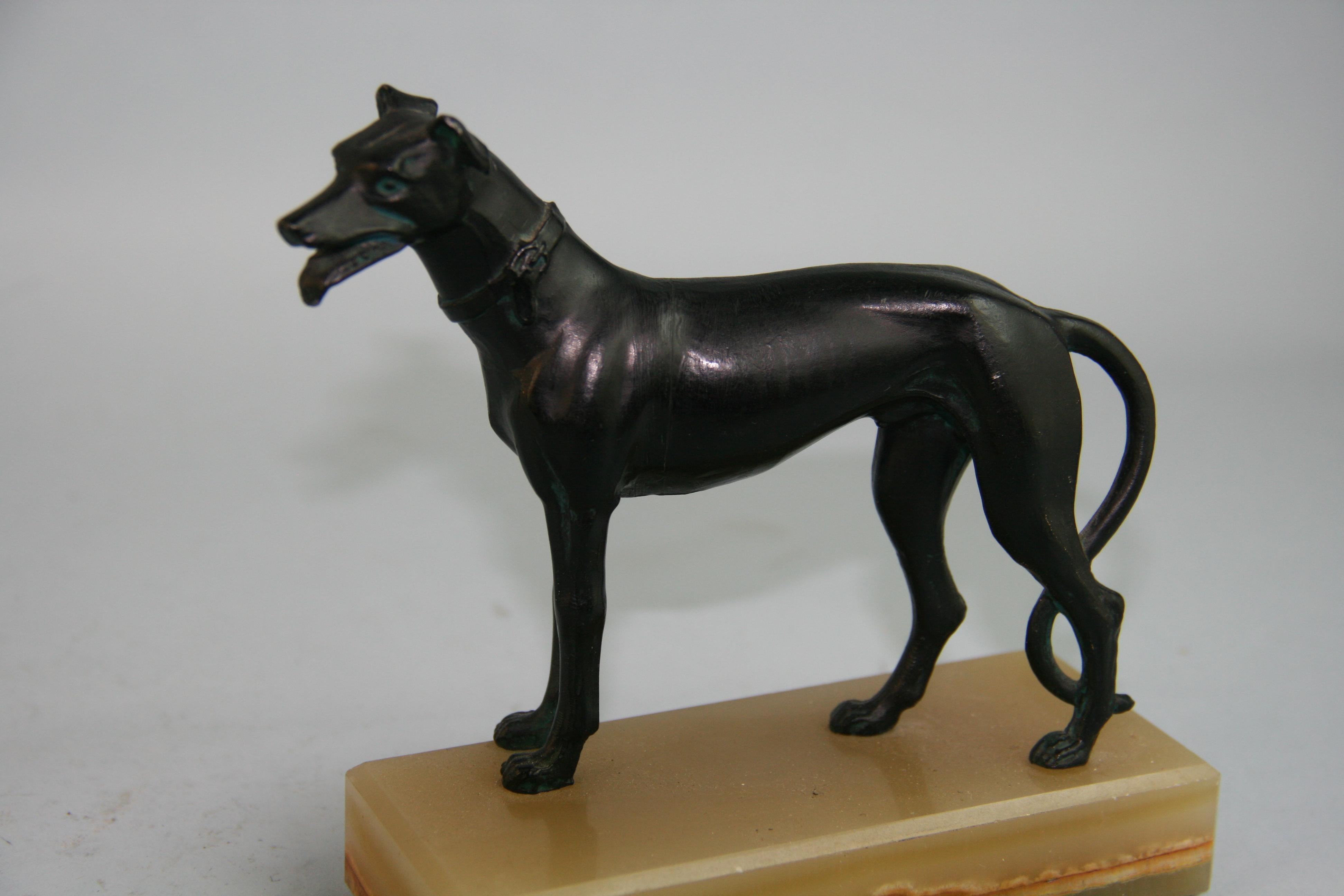 Italienische Windhund-Skulptur aus Bronze im Zustand „Gut“ im Angebot in Douglas Manor, NY