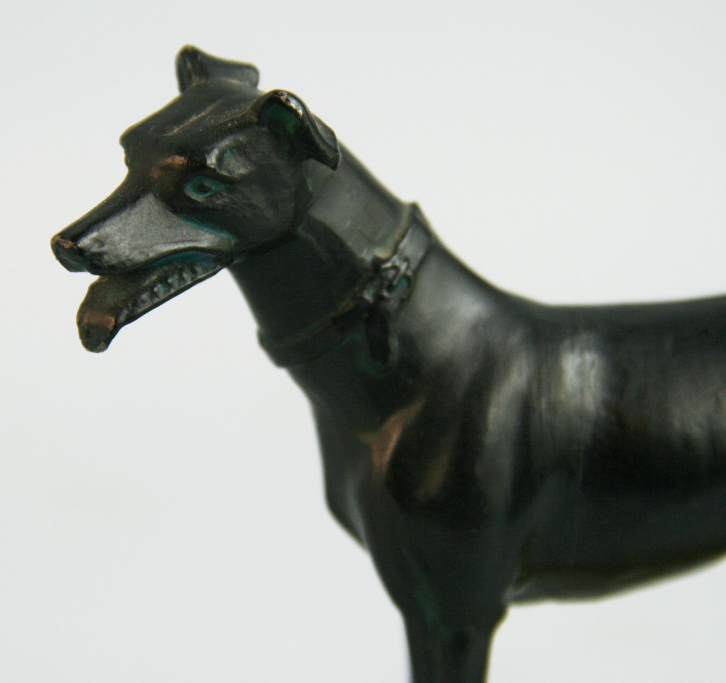Italienische Windhund-Skulptur aus Bronze (Ende des 20. Jahrhunderts) im Angebot