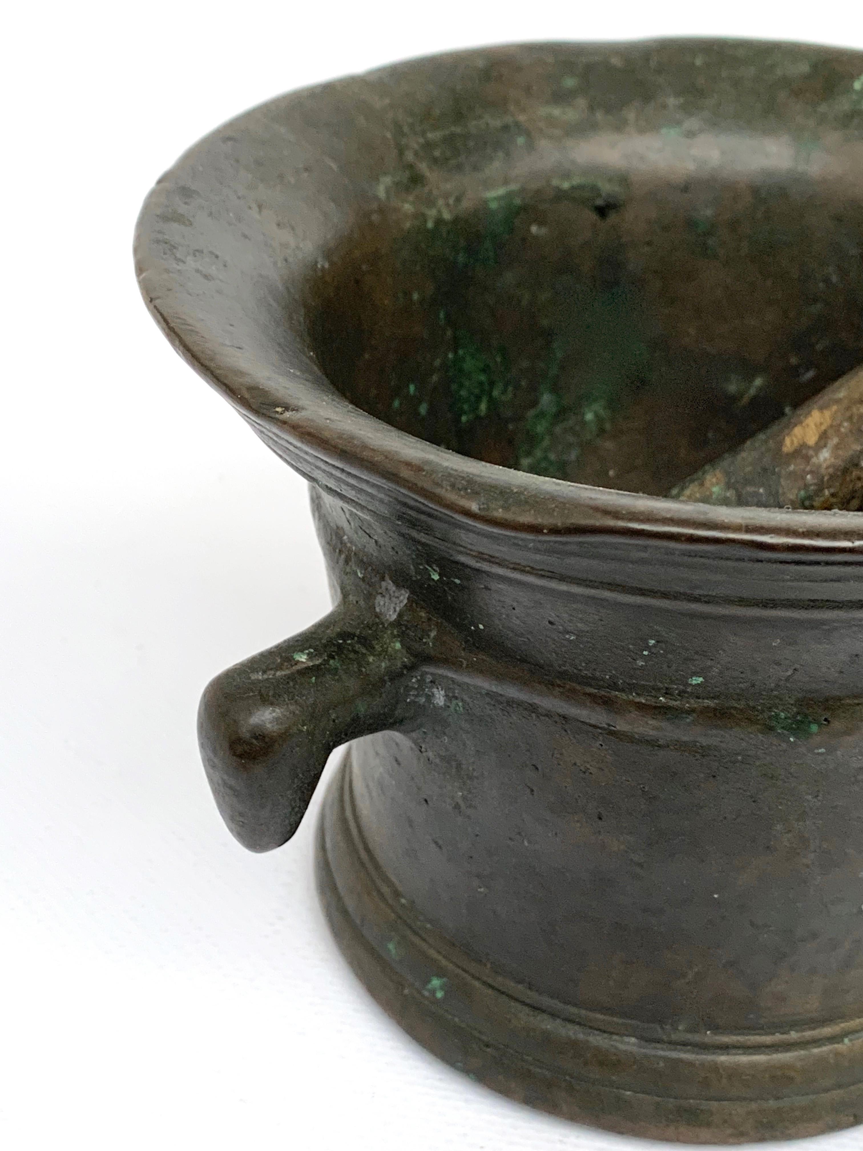 Italienischer Marmor und Stößel aus Bronze, Originalpatina, Italien, Apotheke oder Herbalist im Zustand „Gut“ im Angebot in Roma, IT