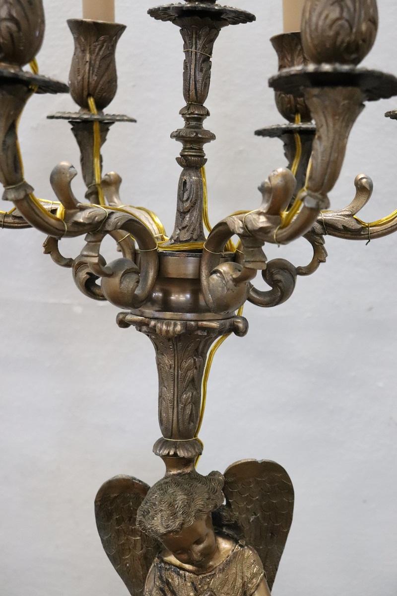 Coppia di candelabri o lampade da tavolo antichi in bronzo con sette luci in vendita 4
