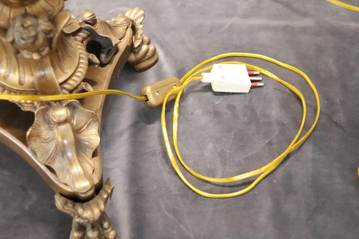 Coppia di candelabri o lampade da tavolo antichi in bronzo con sette luci in vendita 10