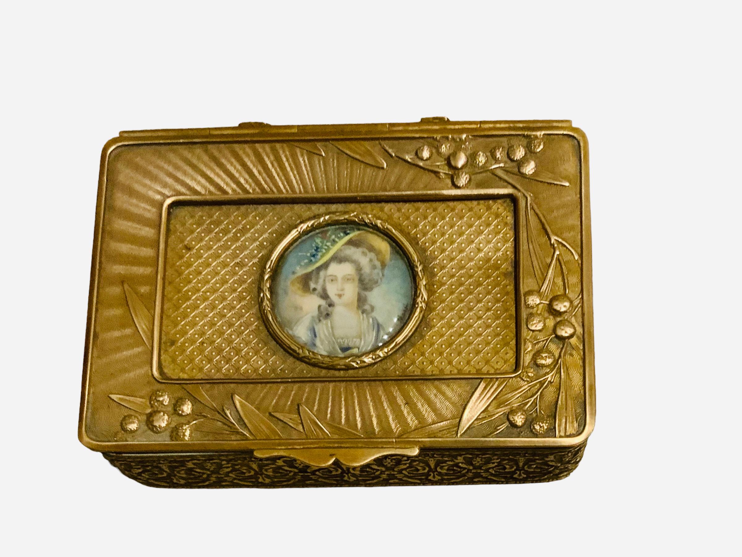 Boîte à bijoux/serviette italienne rectangulaire en bronze pour portraits en vente 6