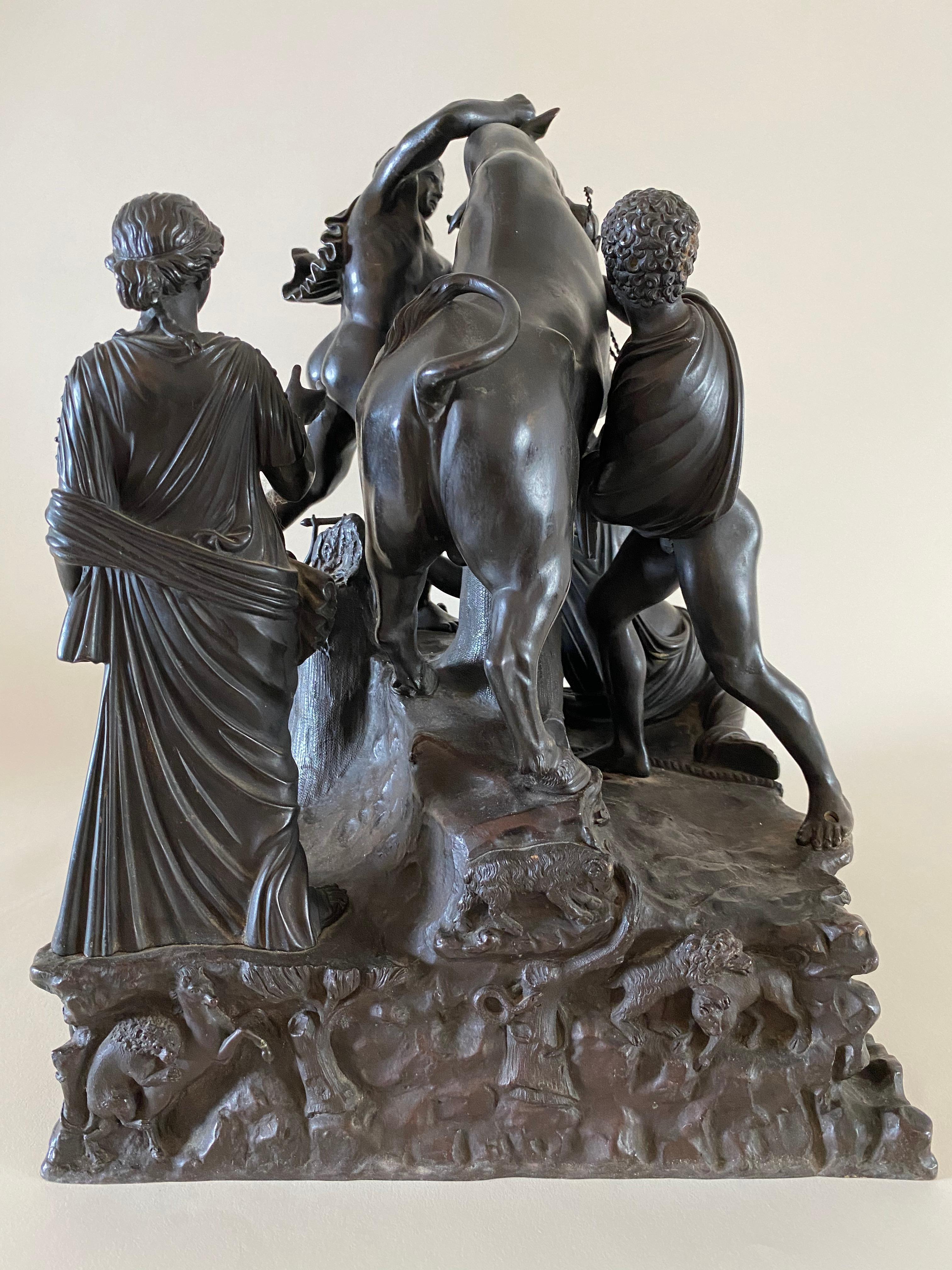 Moulage Groupe de sculptures italiennes en bronze du taureau Farnèse:: 19ème siècle en vente