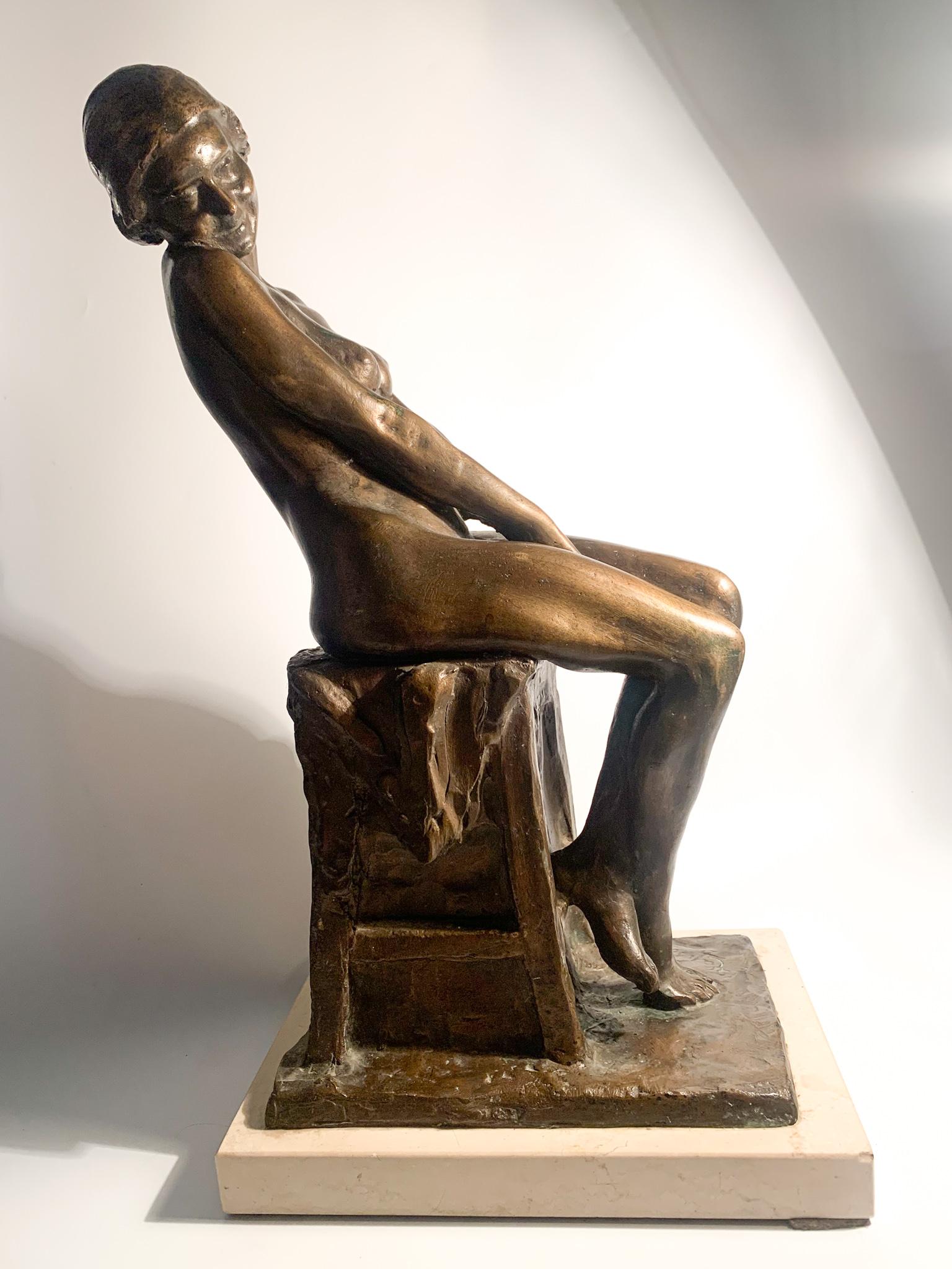 Bronze sculpture depicting a naked woman, made by Aurelio Capsoni in the early 1900s.

Ø cm 32 Ø cm 20 h cm 48.
