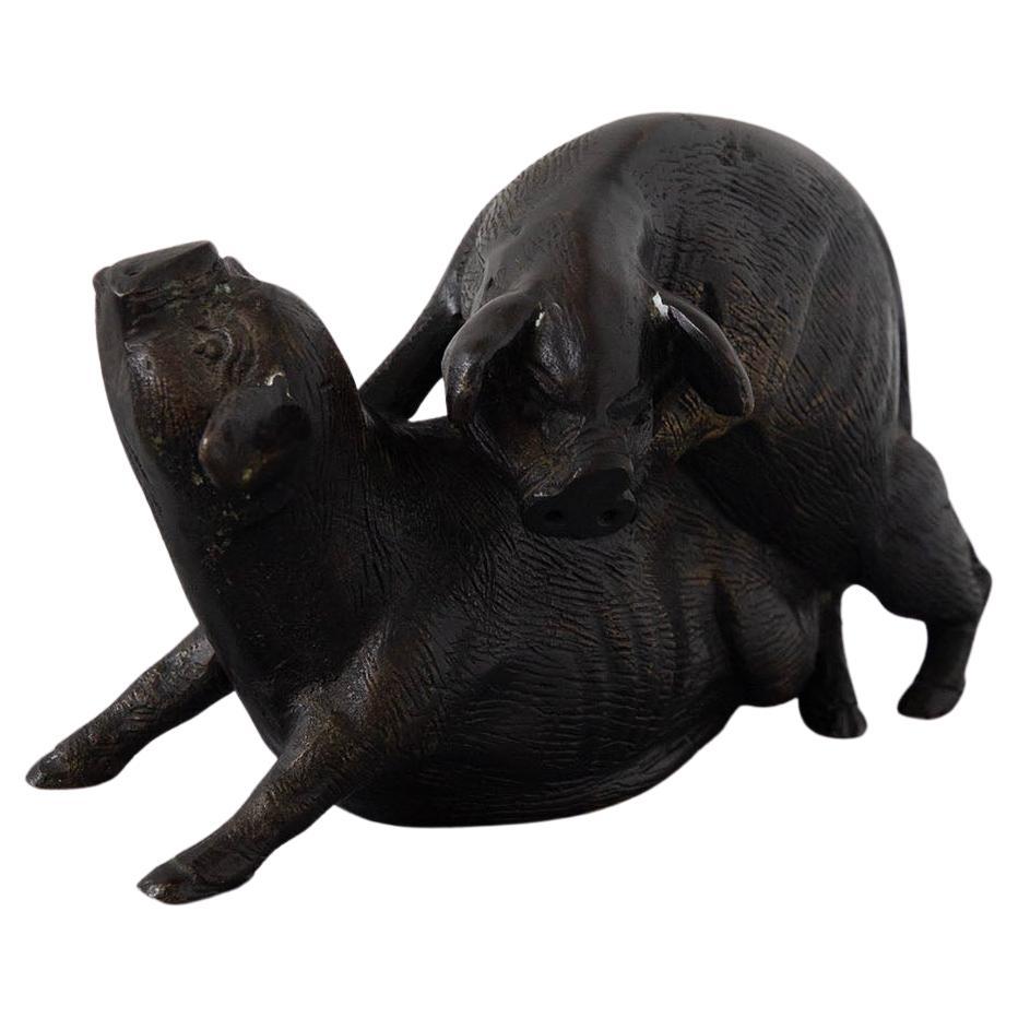 Sculpture en bronze italienne : Deux cochons, artiste en bronze 20e siècle