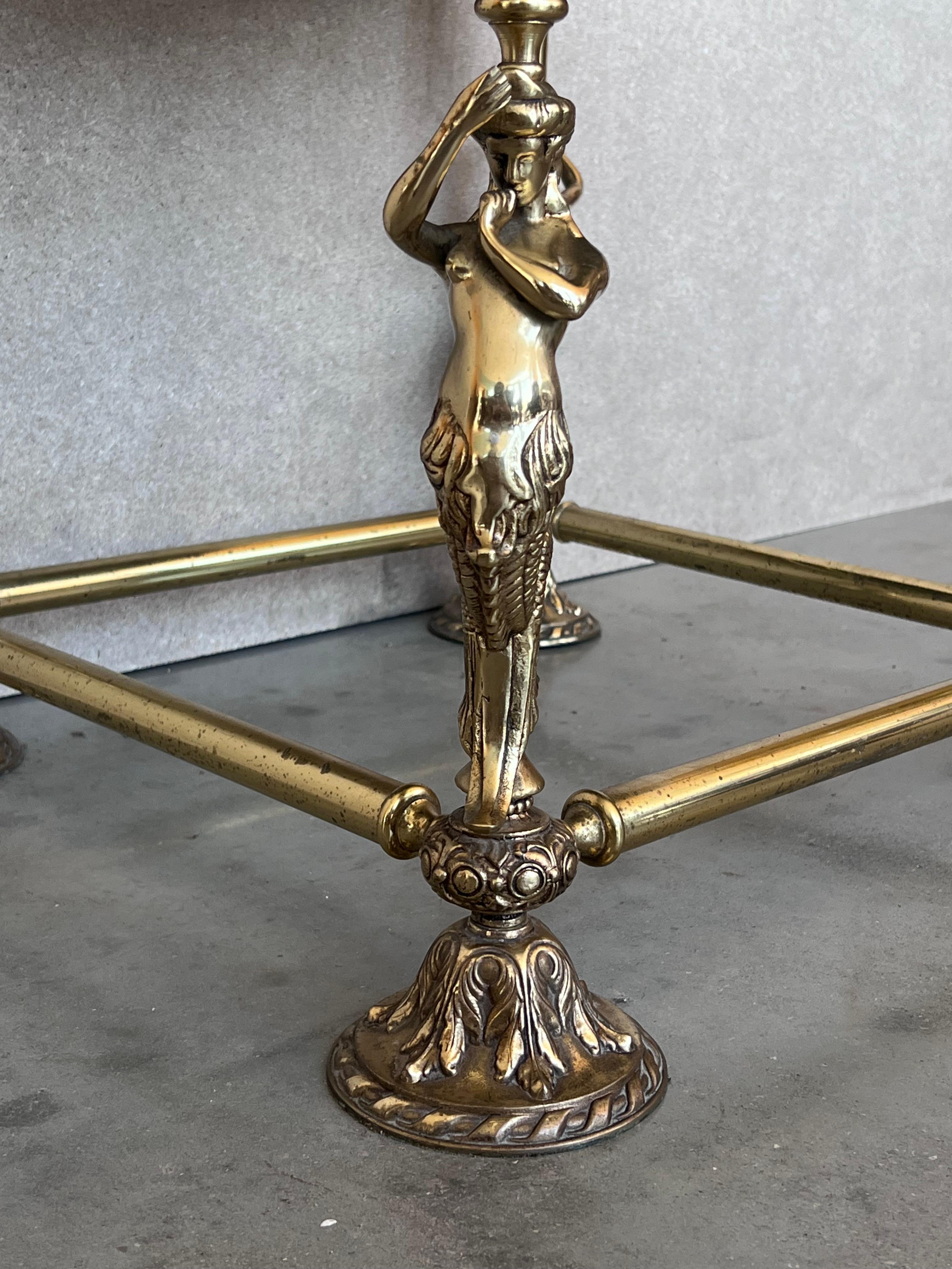 Bronze Table d'appoint carrée italienne en bronze avec plateau en marbre vert, datant d'environ 1845 en vente