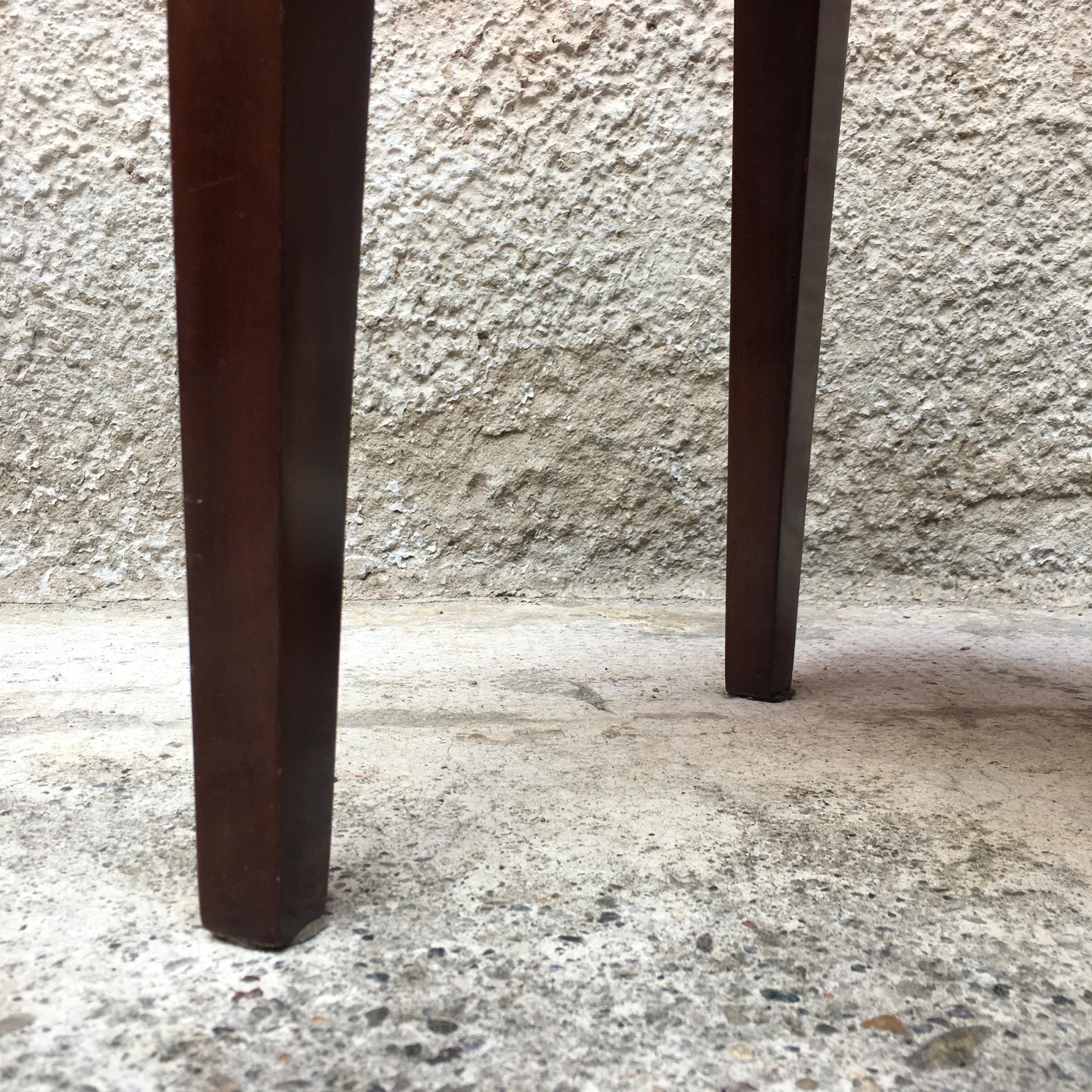 Pouf italien en cuir marron et bois massif foncé, années 1960 en vente 1
