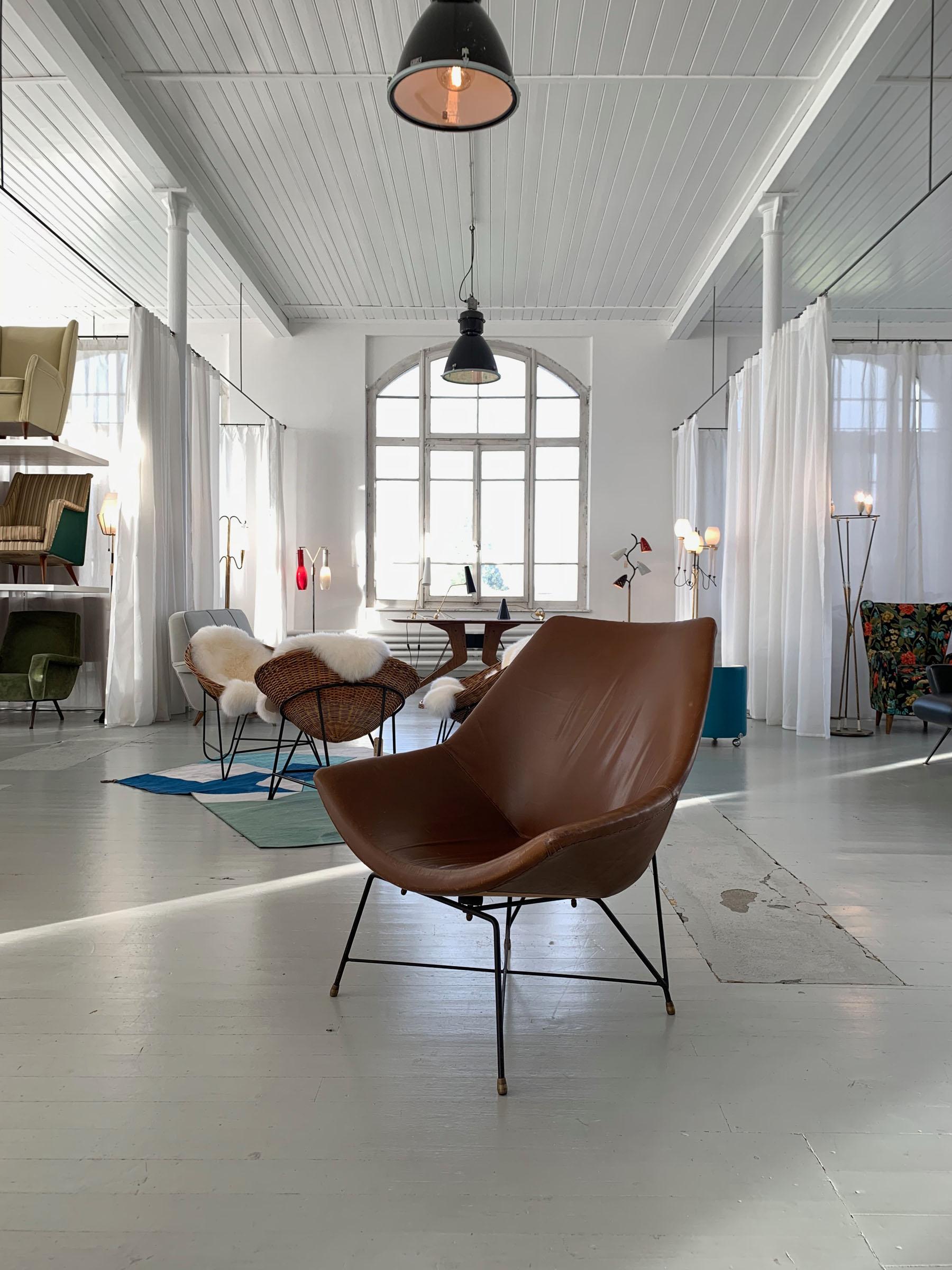 Mid-20th Century Italian Brown Leather Kosmos Chair Design by Augusto Bozzi for Saporiti, 1954 For Sale