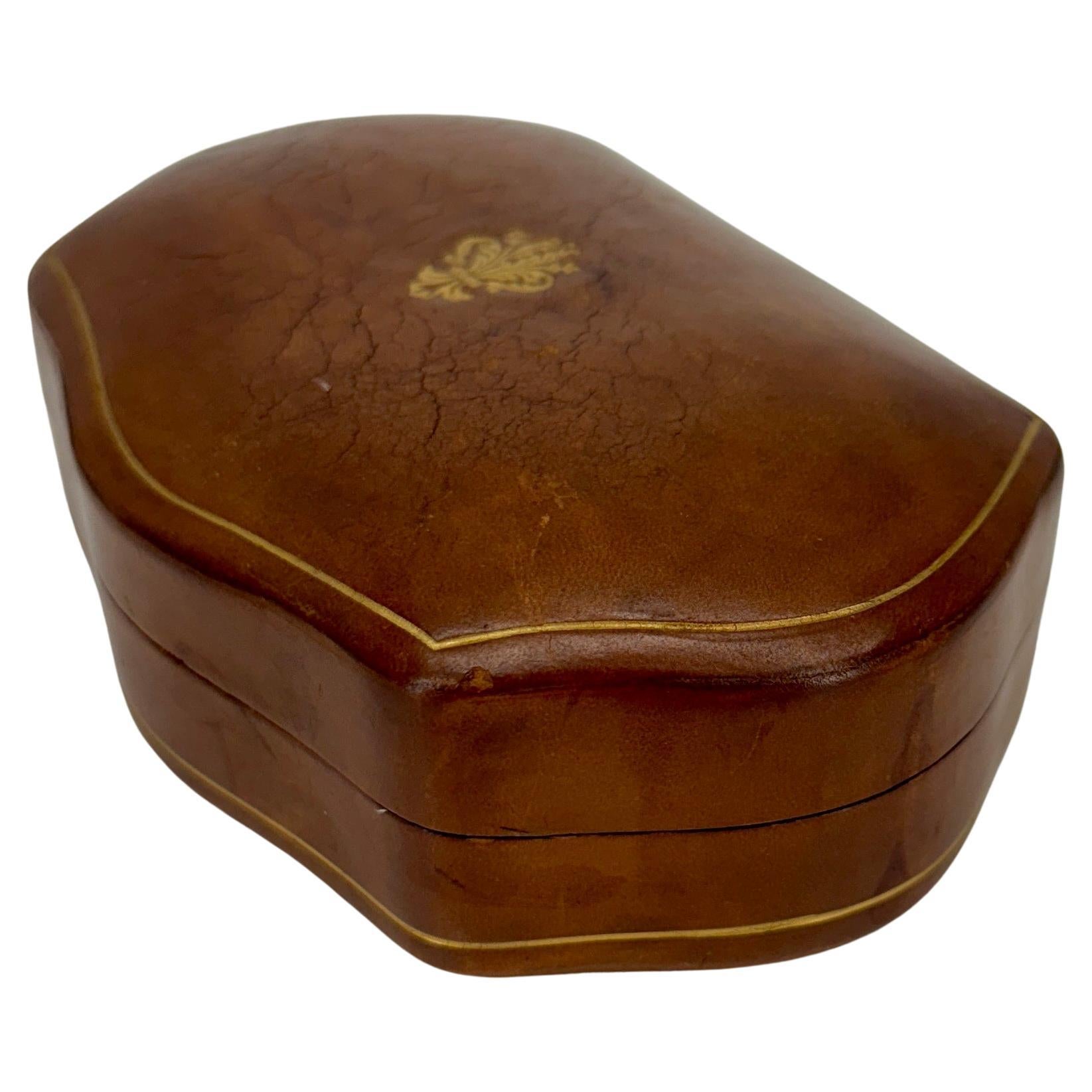 Italian Brown Leather Red Velvet Lined Jewelry Box In Good Condition For Sale In Haddonfield, NJ