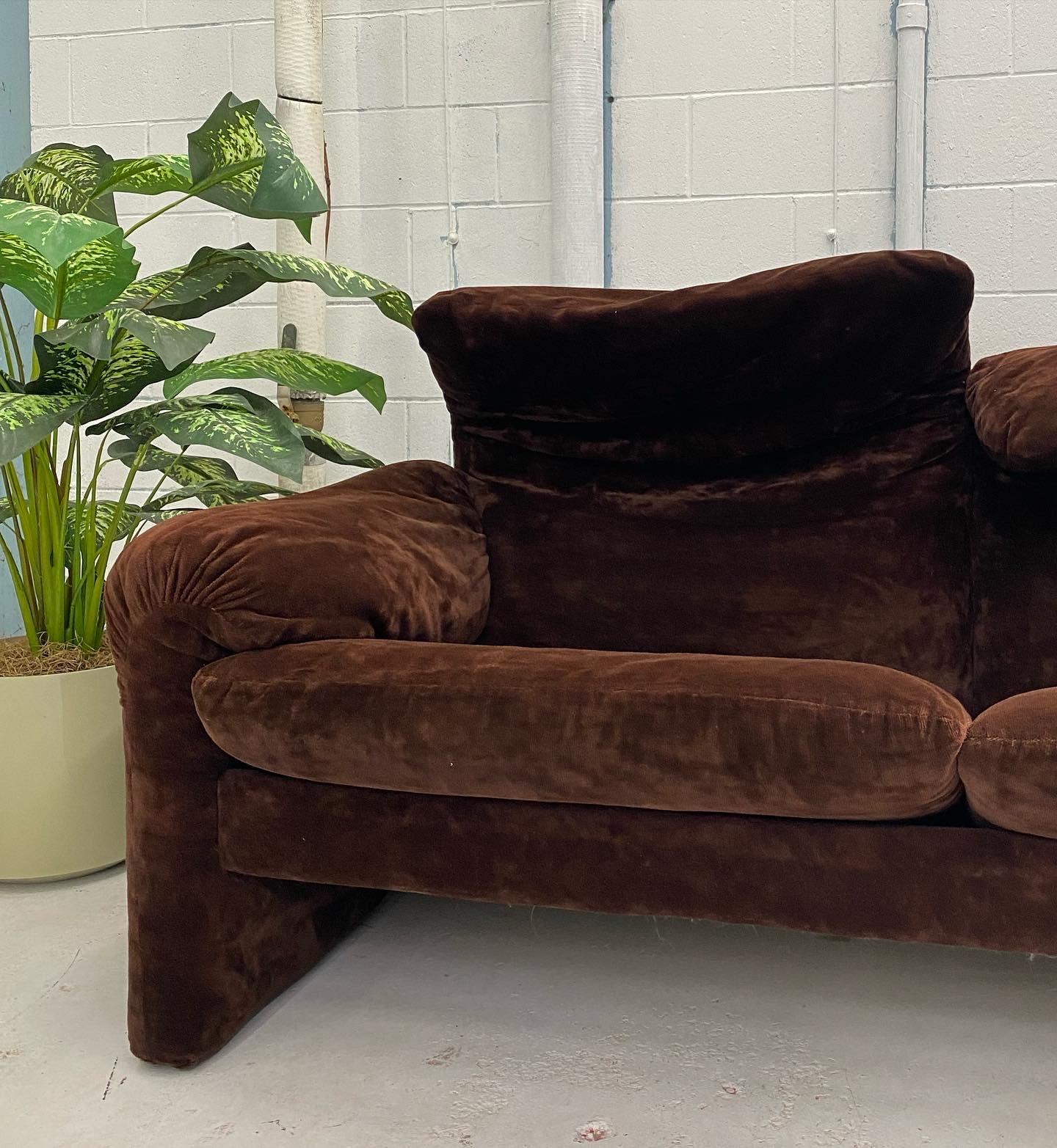 Late 20th Century Italian Brown Velvet 3 - Seater Maralunga Sofa by Magistretti Cassina, 1970s