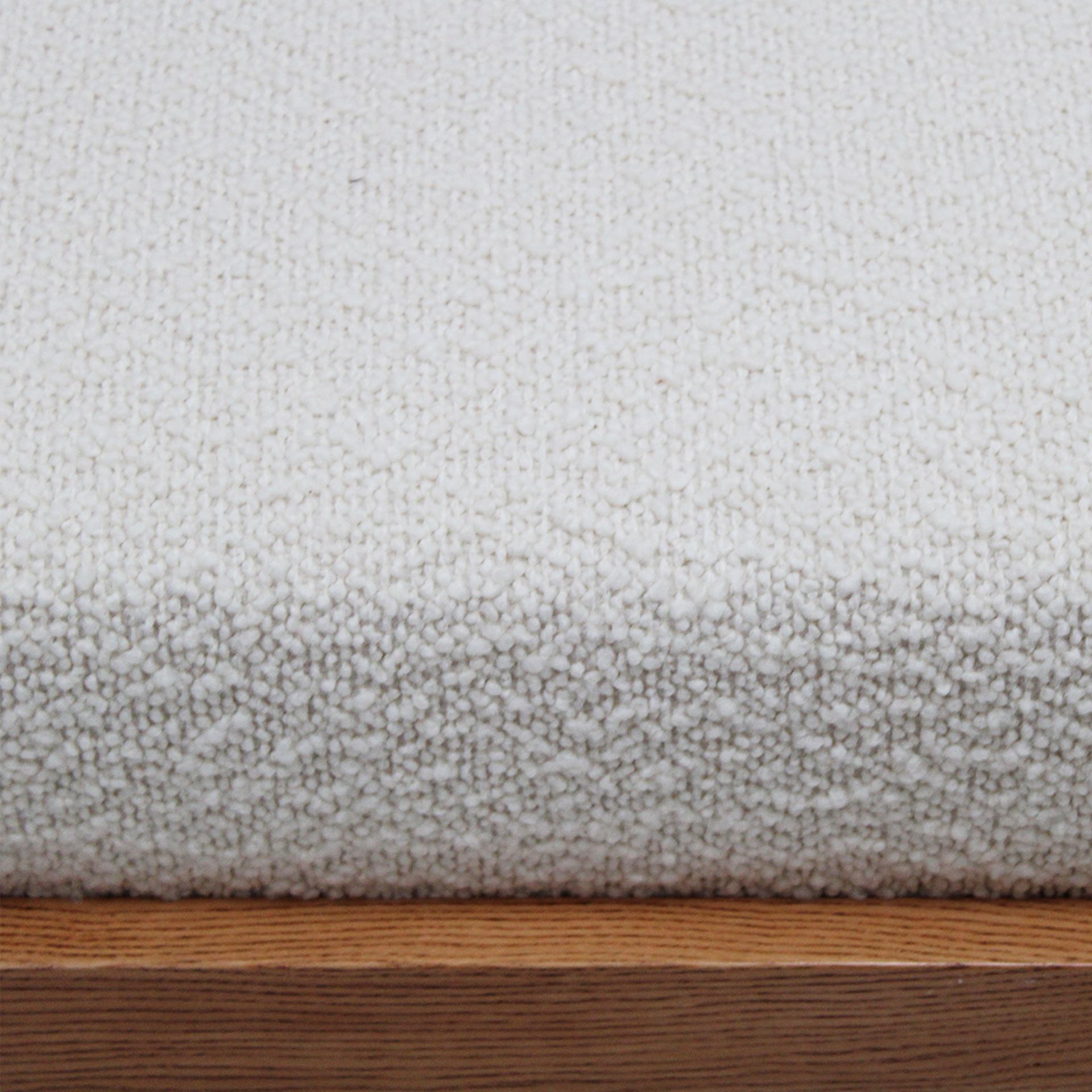 Italian Brutalist Bench in Solid Oak and Wool Bouclé For Sale 3