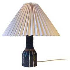 Lampada da tavolo in ceramica brutalista italiana con smalto a correre, anni '70