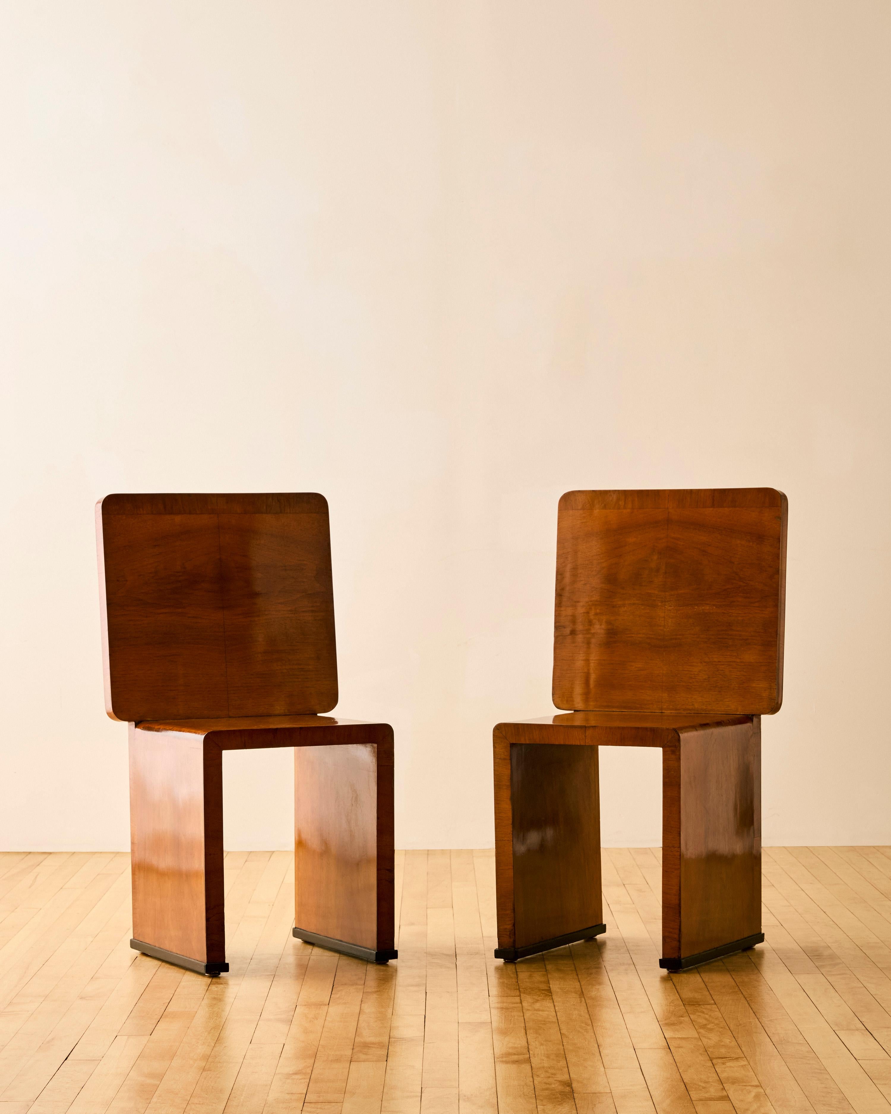 Brutalisme A.I.C. C. C'est une chaise brutaliste italienne. en vente