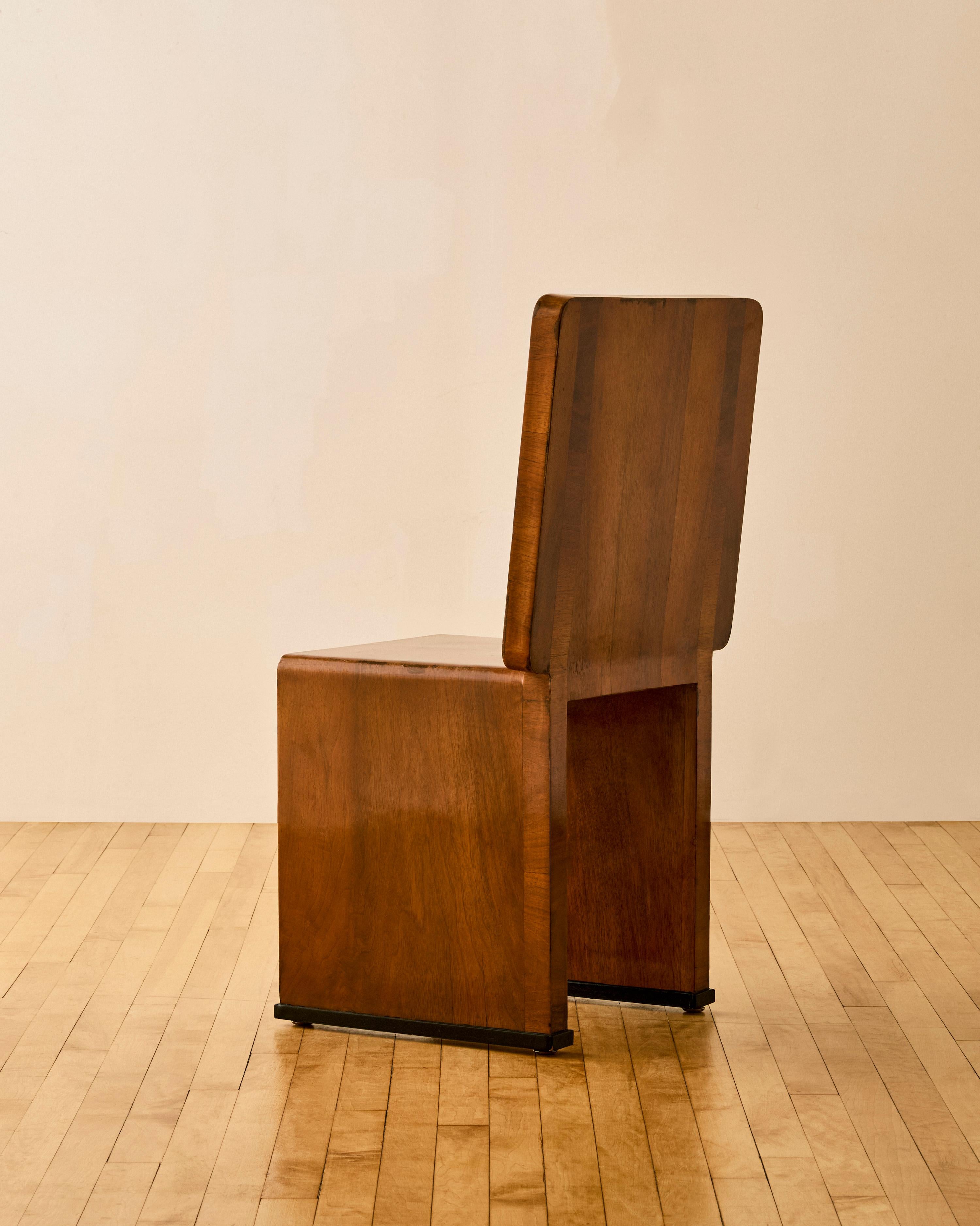 A.I.C. C. C'est une chaise brutaliste italienne. en vente 1