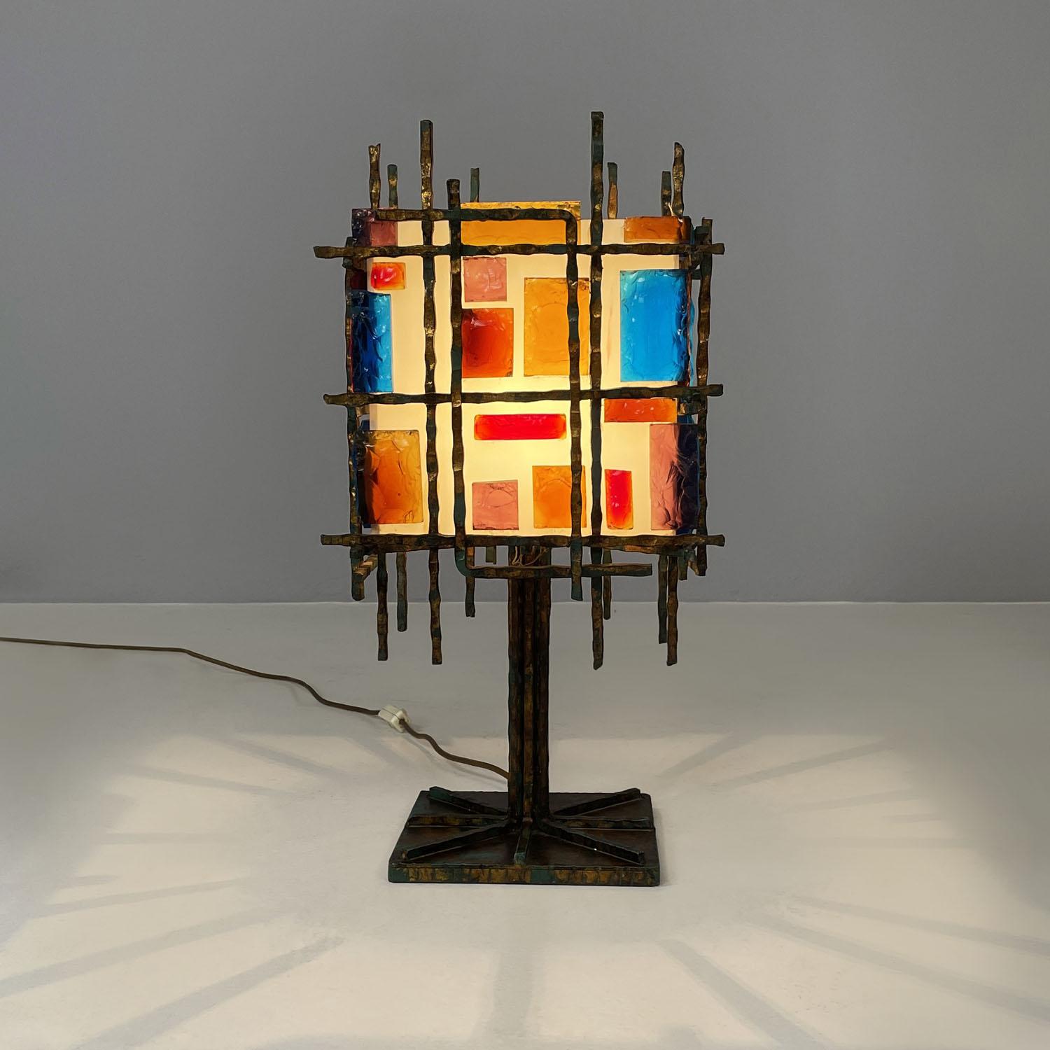 Brutalist Italian brutalist geometric brass and colored glass table lamp, 1950s For Sale