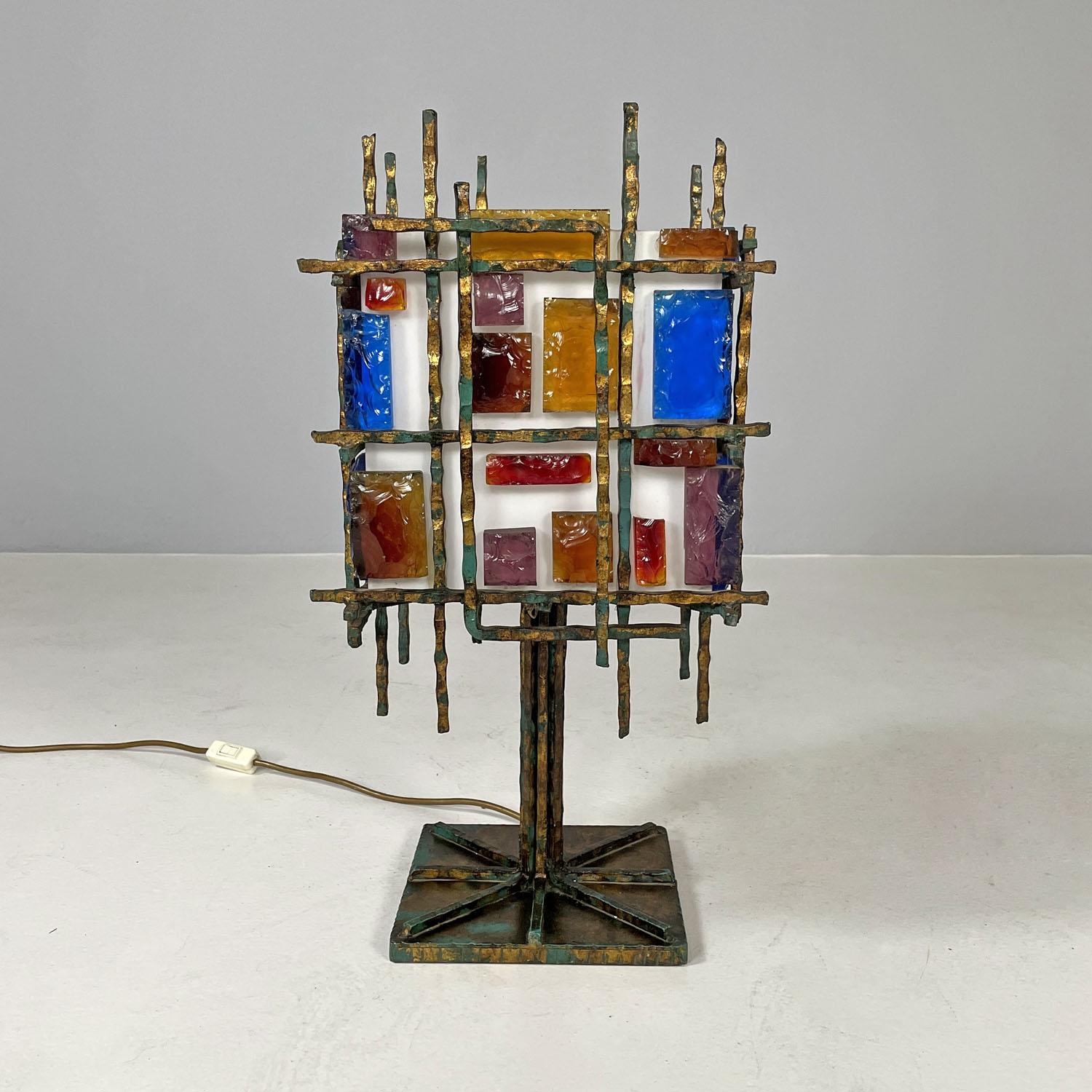 Italian brutalist geometric brass and colored glass table lamp, 1950s For Sale 1