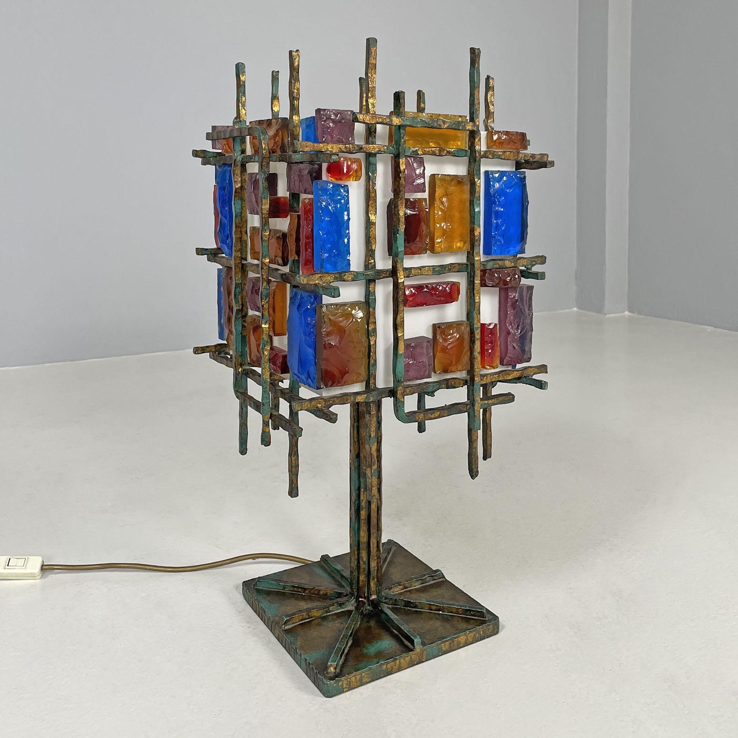 Italian brutalist geometric brass and colored glass table lamp, 1950s For Sale 2