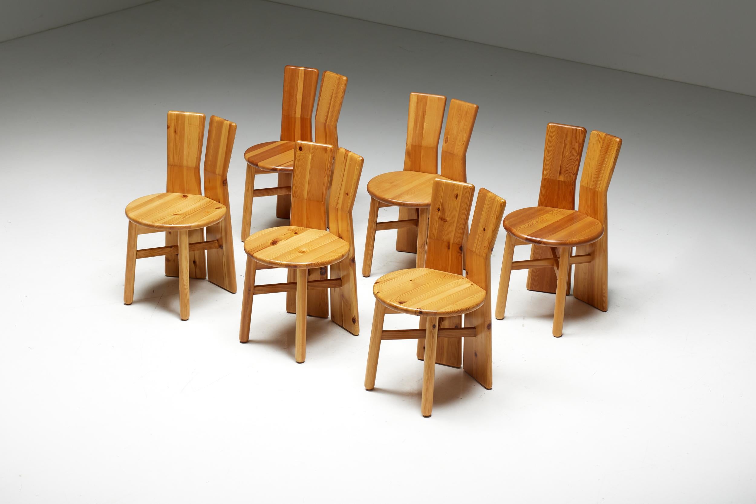 Italian Brutalist Pine Dining Chairs, Italy, 1970s In Excellent Condition For Sale In Antwerp, BE