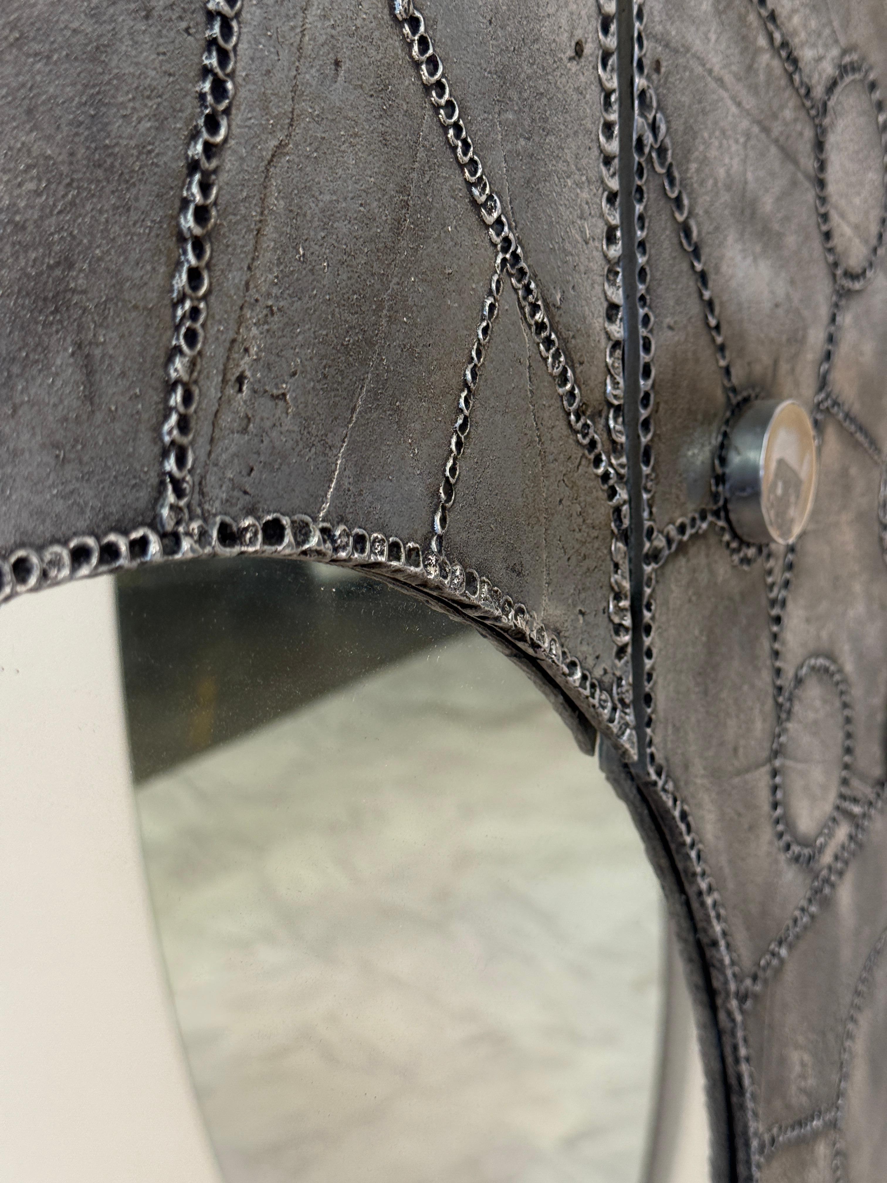 Italian Brutalist Round Mirror with Sculpted Metal Frame, 1970s For Sale 1