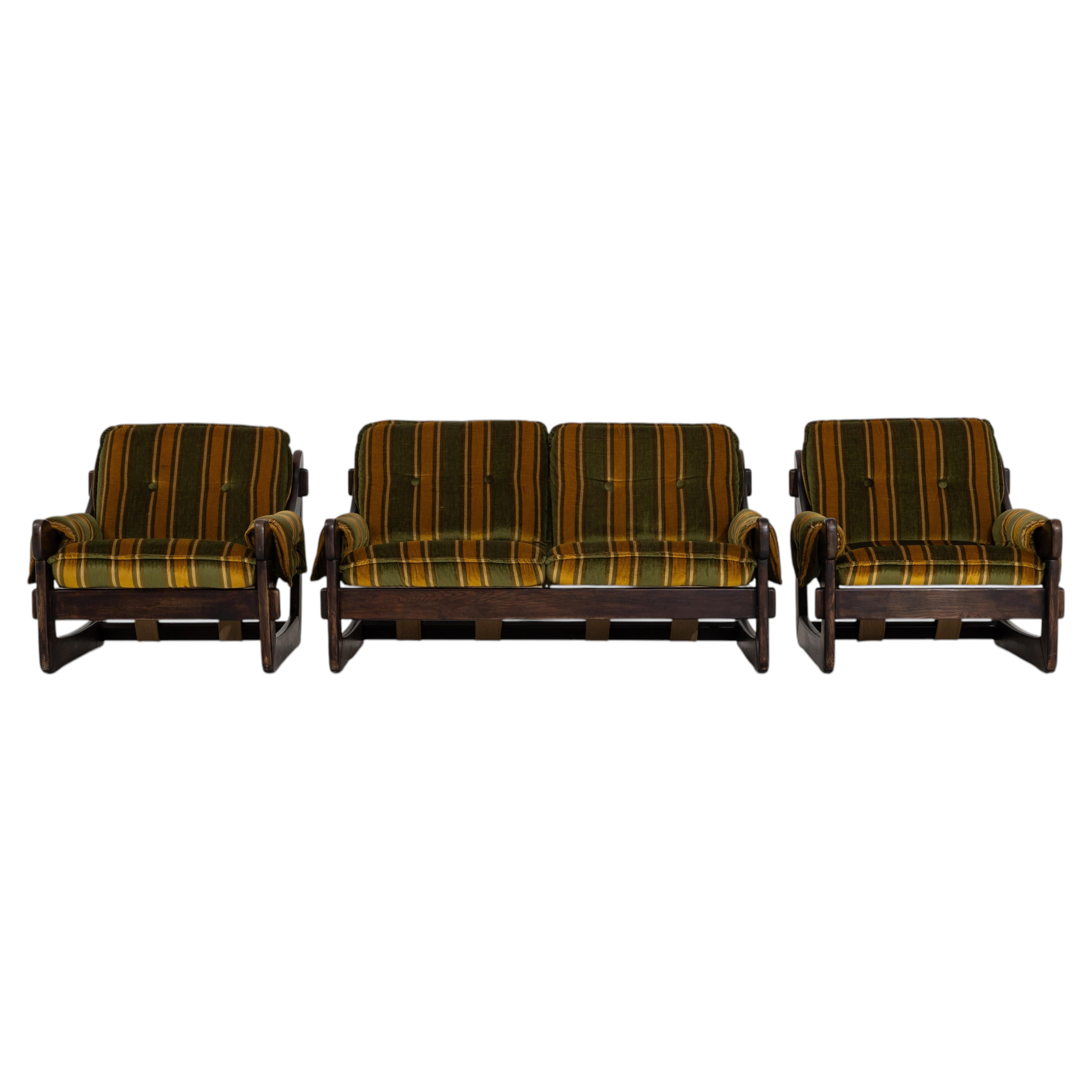 Divano e due poltrone brutalisti italiani, set di tre, CIRCA 1970 in vendita