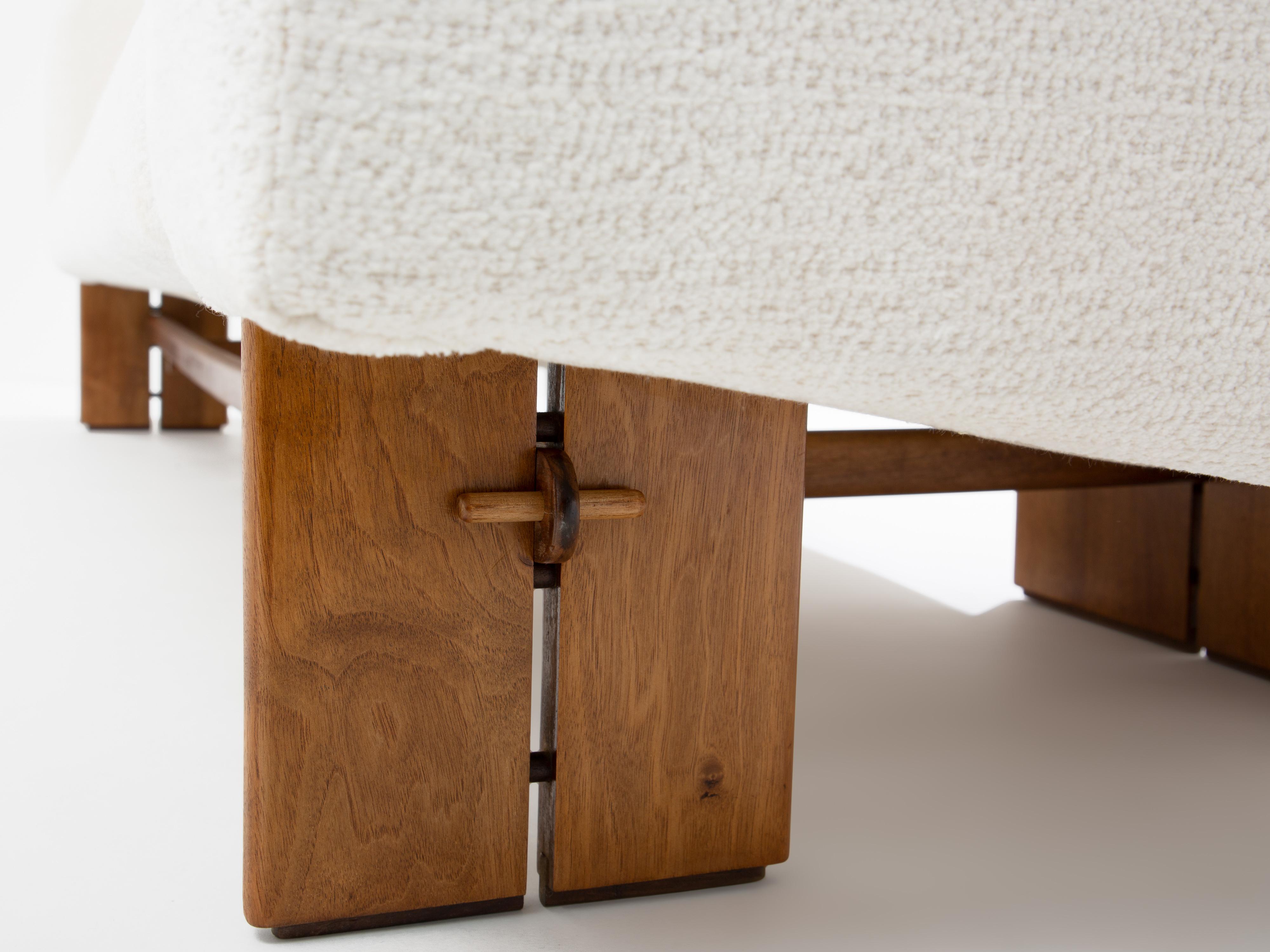 Mid-20th Century Italian brutalist sofa solid walnut and white chenille velvet 1960s For Sale