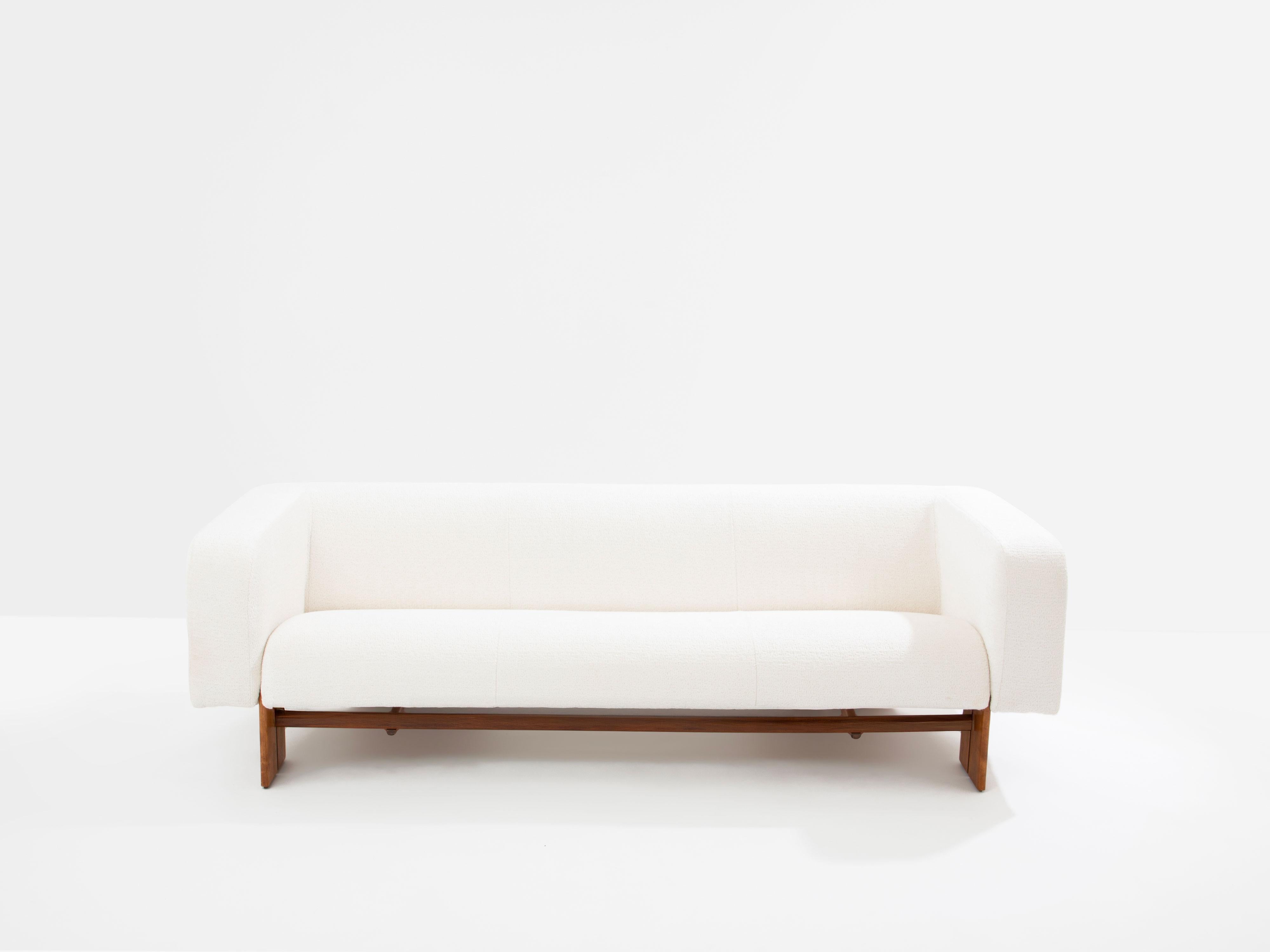 Velvet Italian brutalist sofa solid walnut and white chenille velvet 1960s For Sale