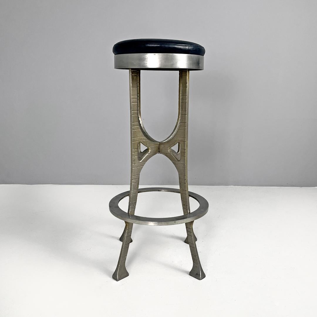 Mid-20th Century Italian brutalist style high stools in aluminum and black leather, 1940s For Sale