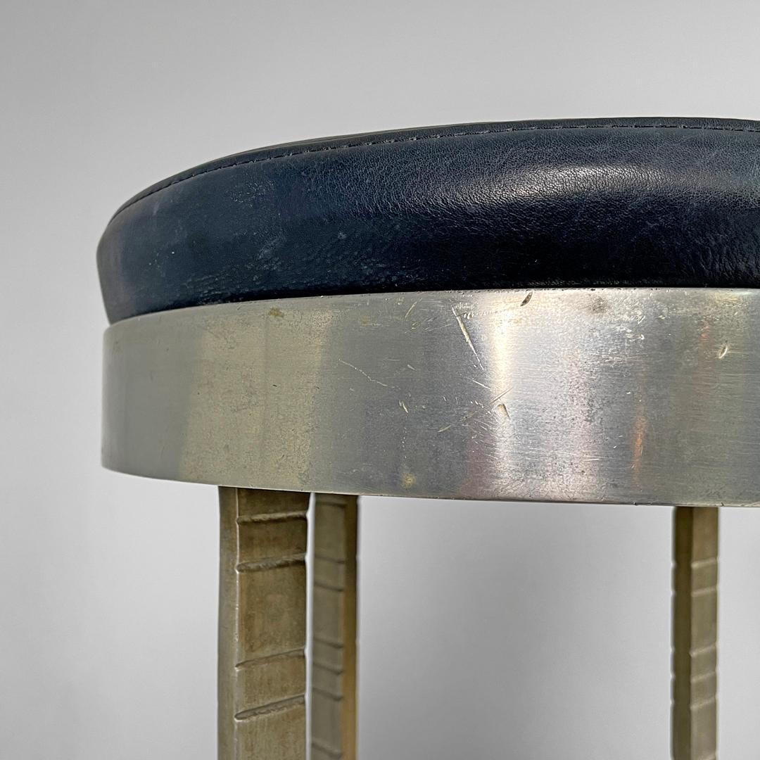 Italian brutalist style high stools in aluminum and black leather, 1940s For Sale 2