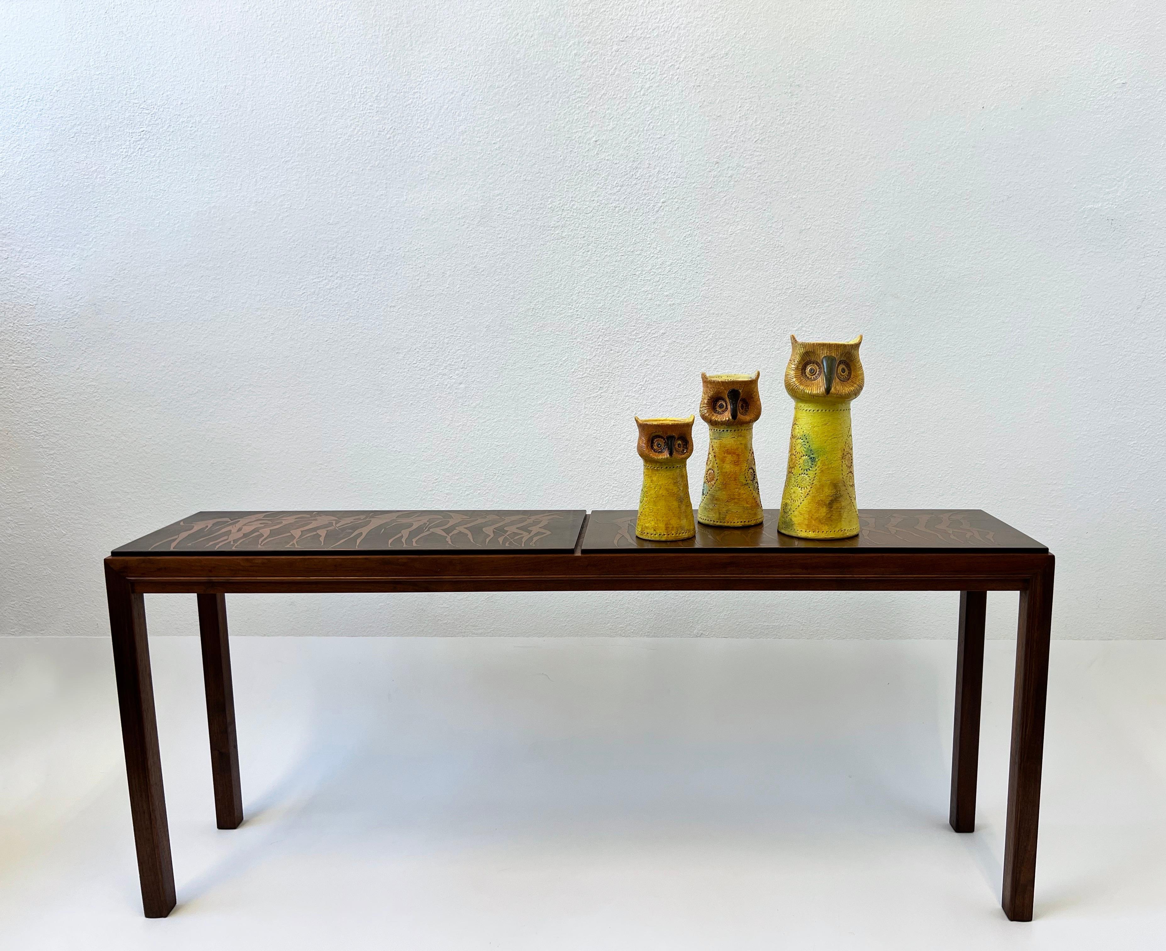 Italian Brutalist Walnut and Copper Console Table by G. Urso For Sale 3