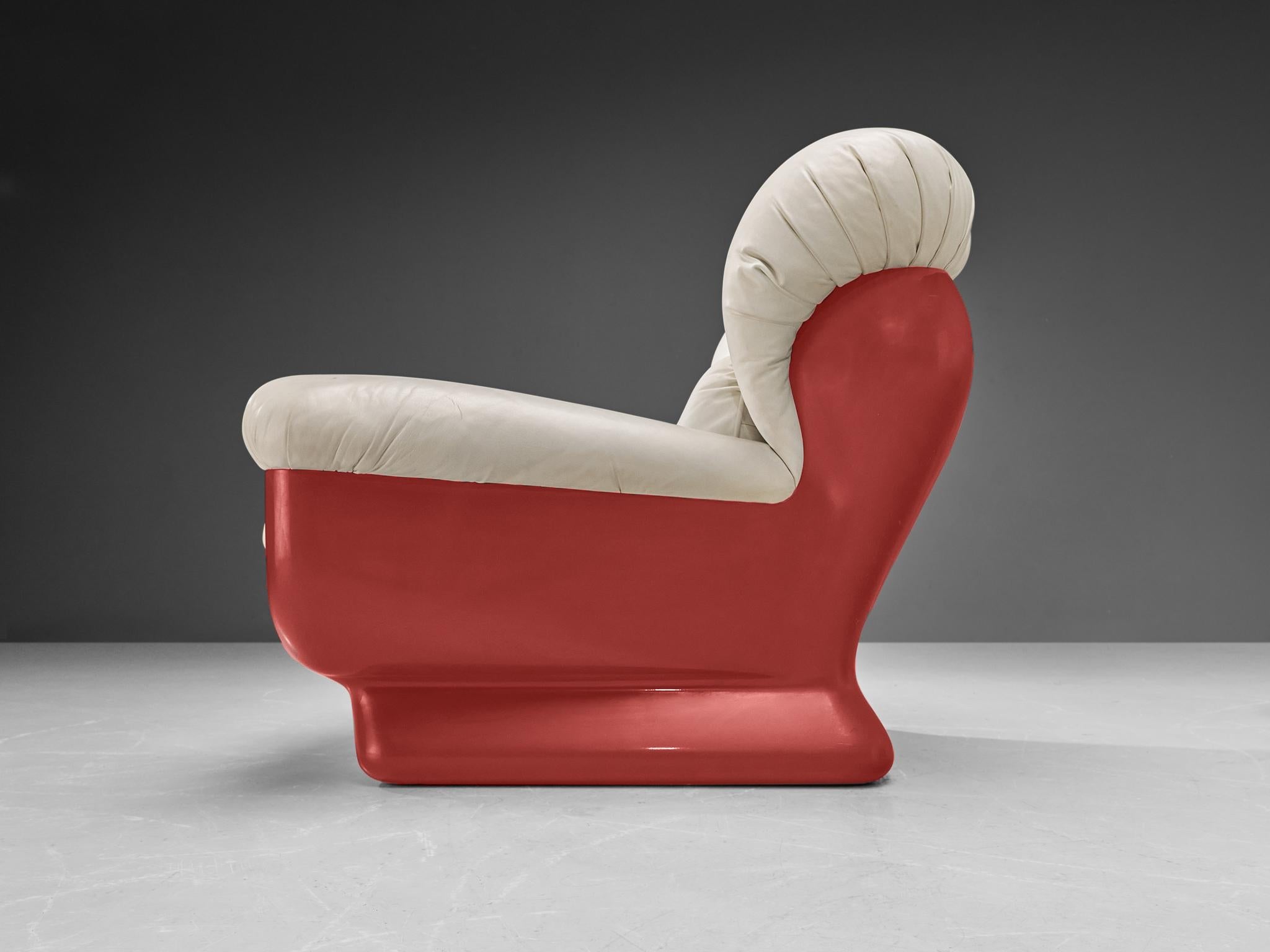 Italian Bulky Pair of Lounge Chairs in Red Fiberglass and Leatherette For Sale 1