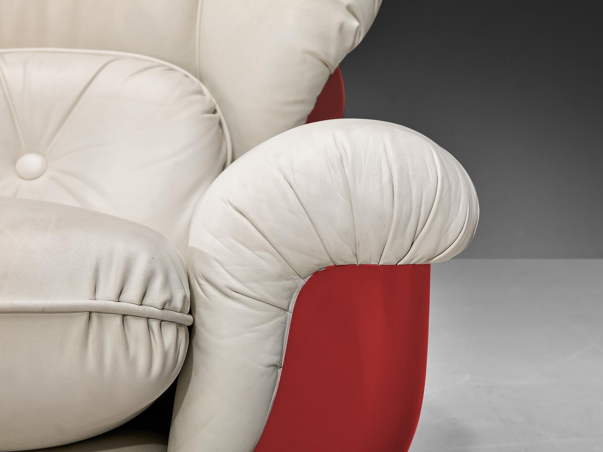 Italian Bulky Pair of Lounge Chairs in Red Fiberglass and Leatherette For Sale 3
