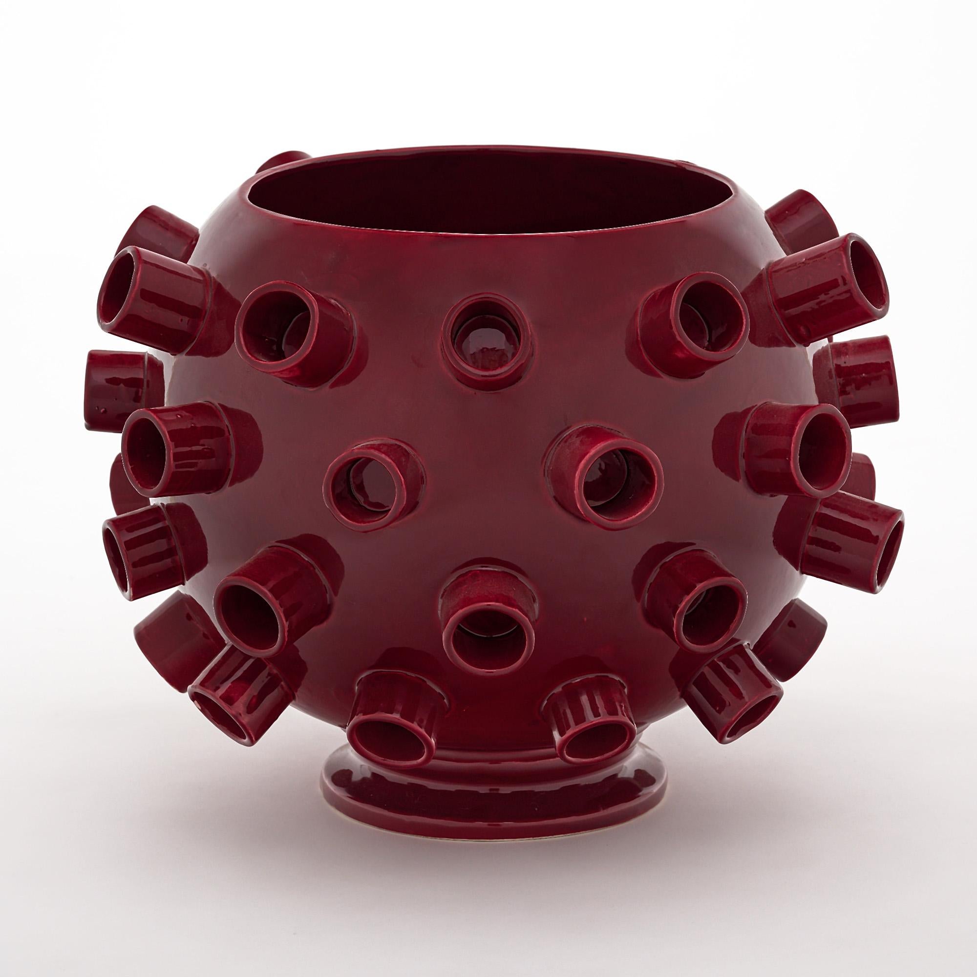 Italienische Burgunderfarbene Keramikvase (Moderne der Mitte des Jahrhunderts) im Angebot