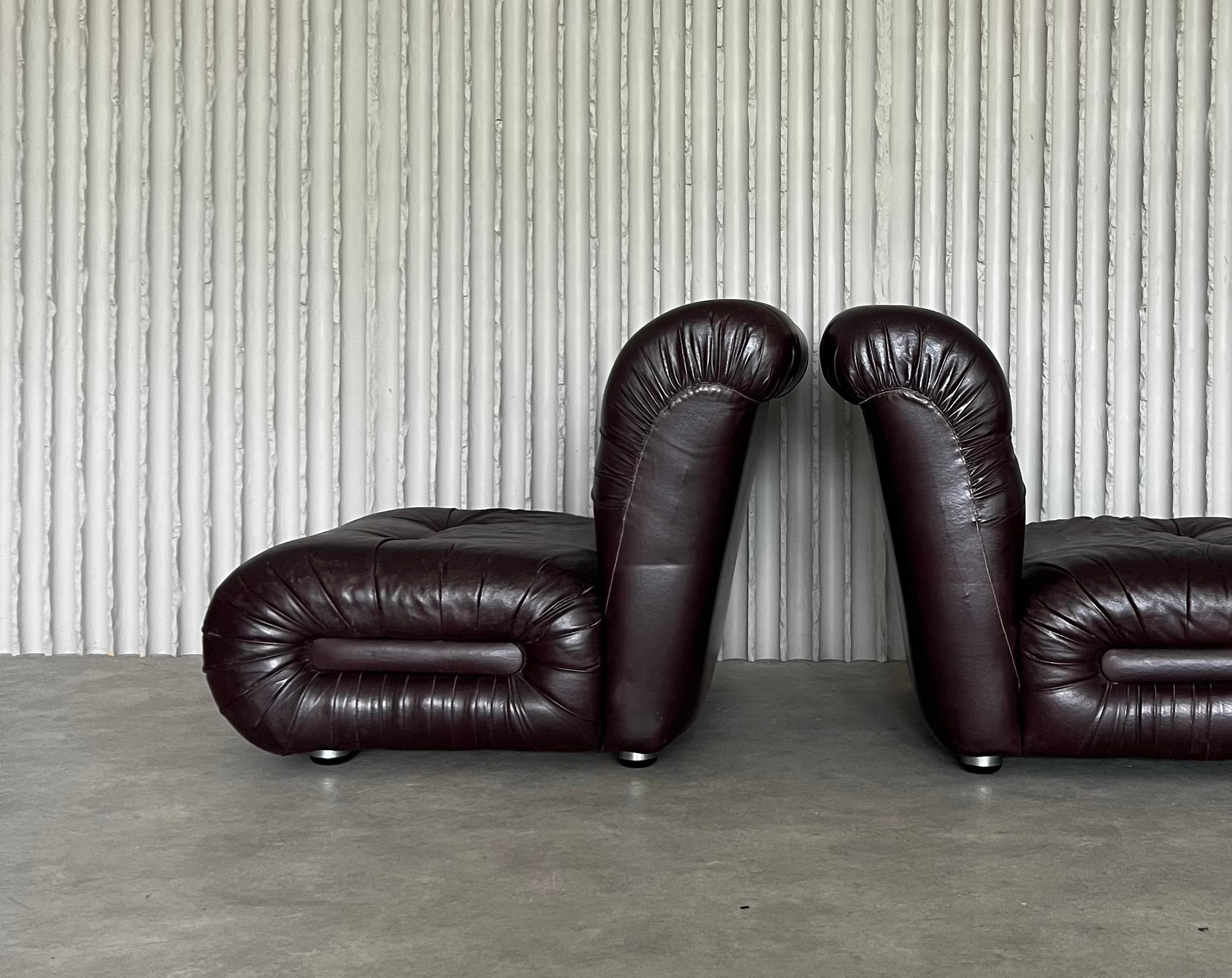 Late 20th Century Italian Burgundy Leather Lounge Chairs – 6 available For Sale