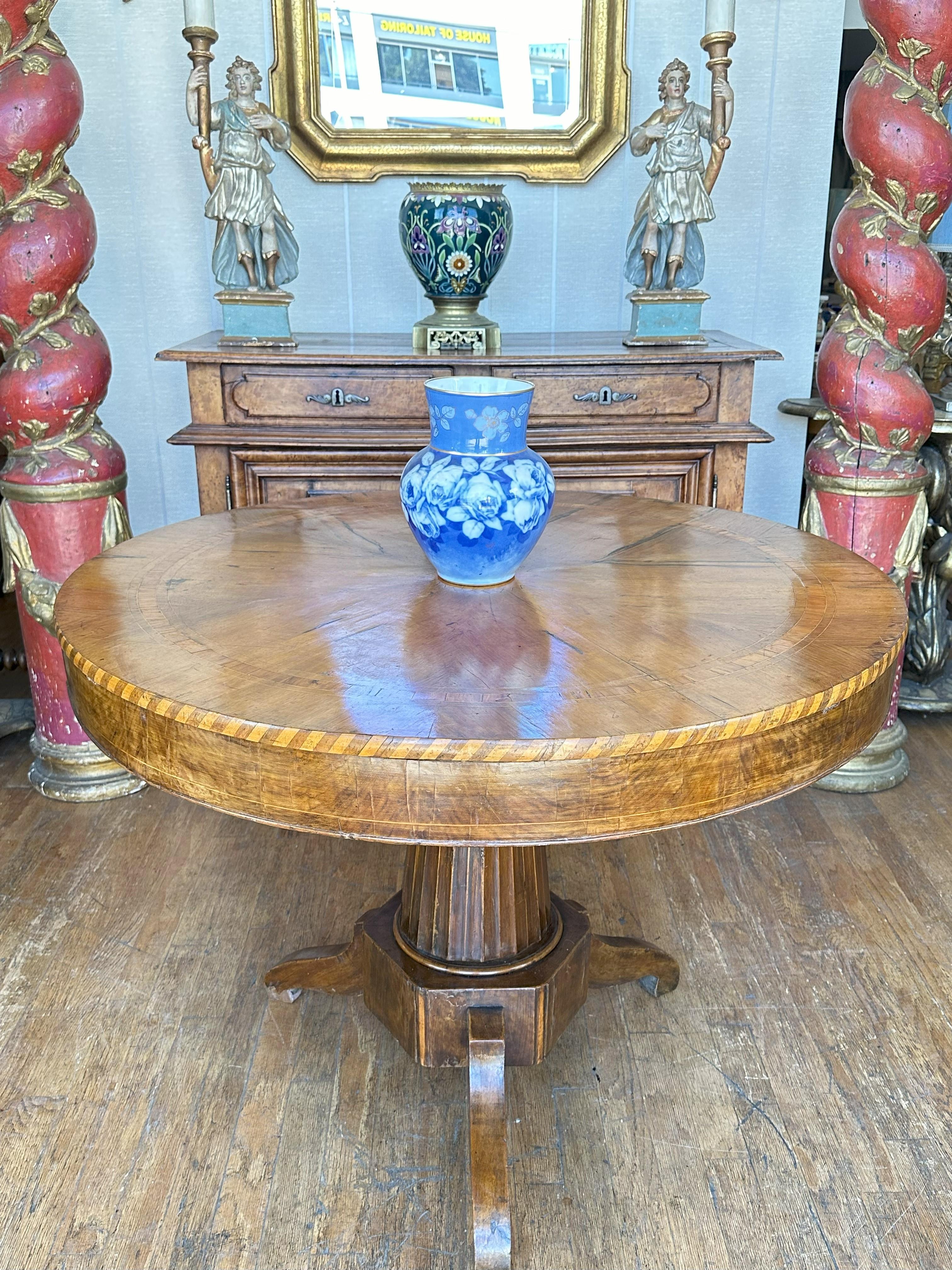 Italian Burl Walnut Inlaid Center Table, circa 1830 For Sale 2