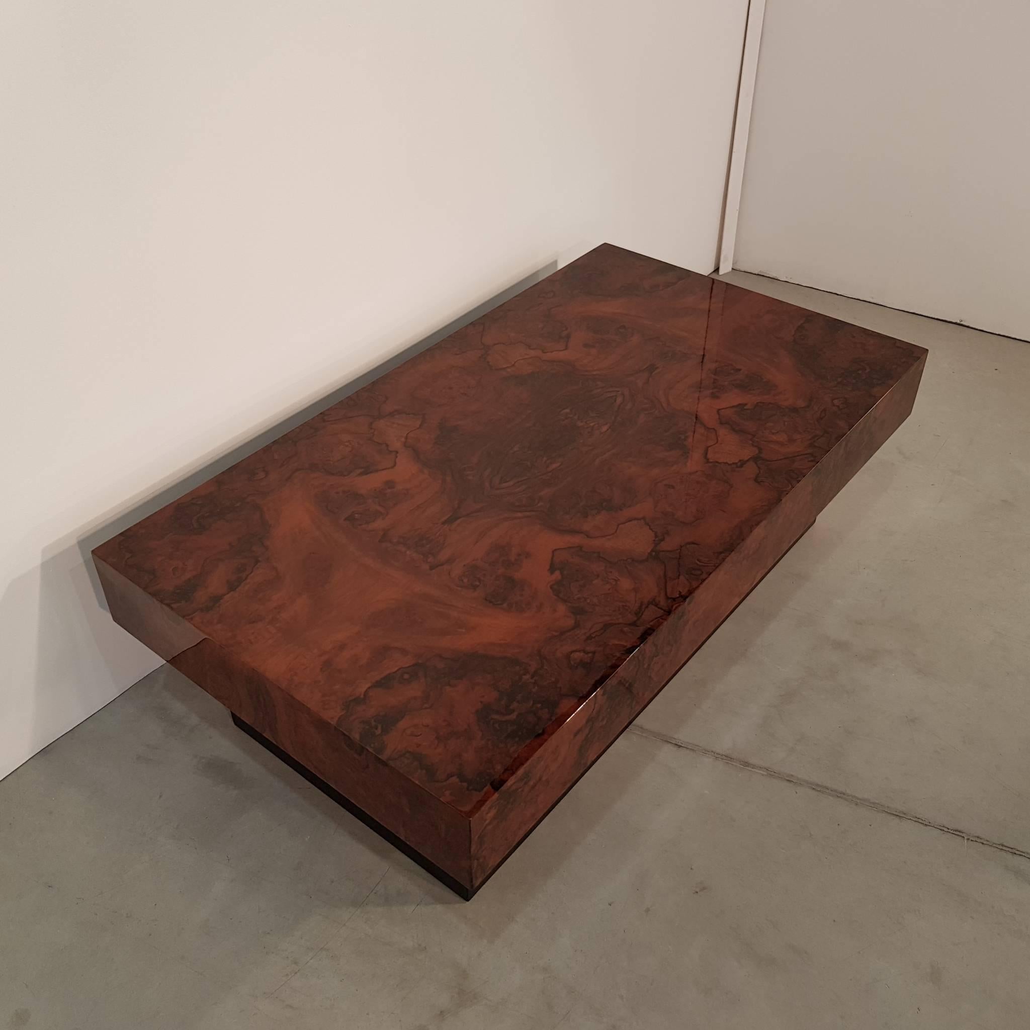 Italian Burl Walnut Mid-Century Modern Coffee Table in Style of Willy Rizzo In Good Condition For Sale In Budapest, Budapest