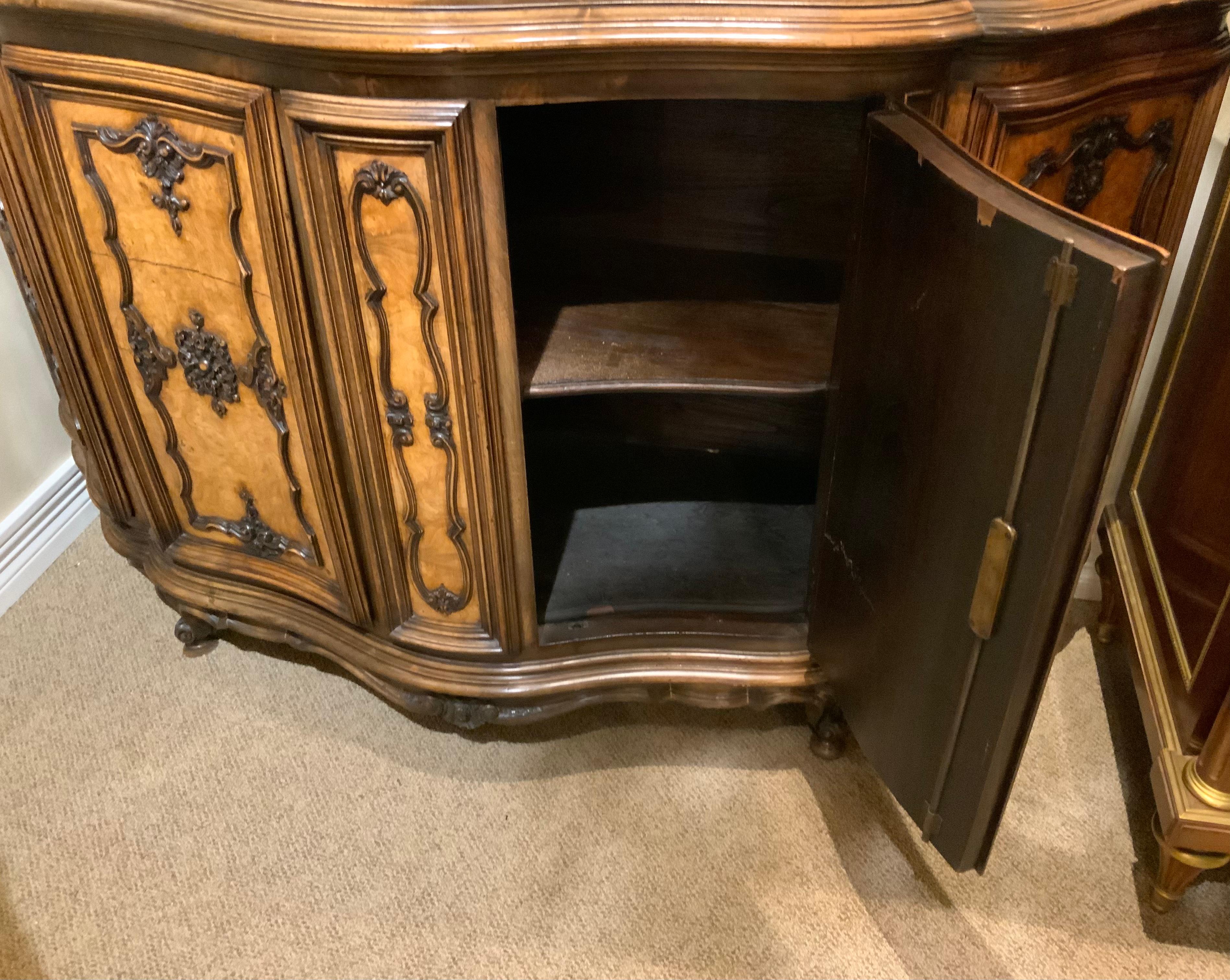 Italian Burl walnut Serpentine shaped cabinet For Sale 3