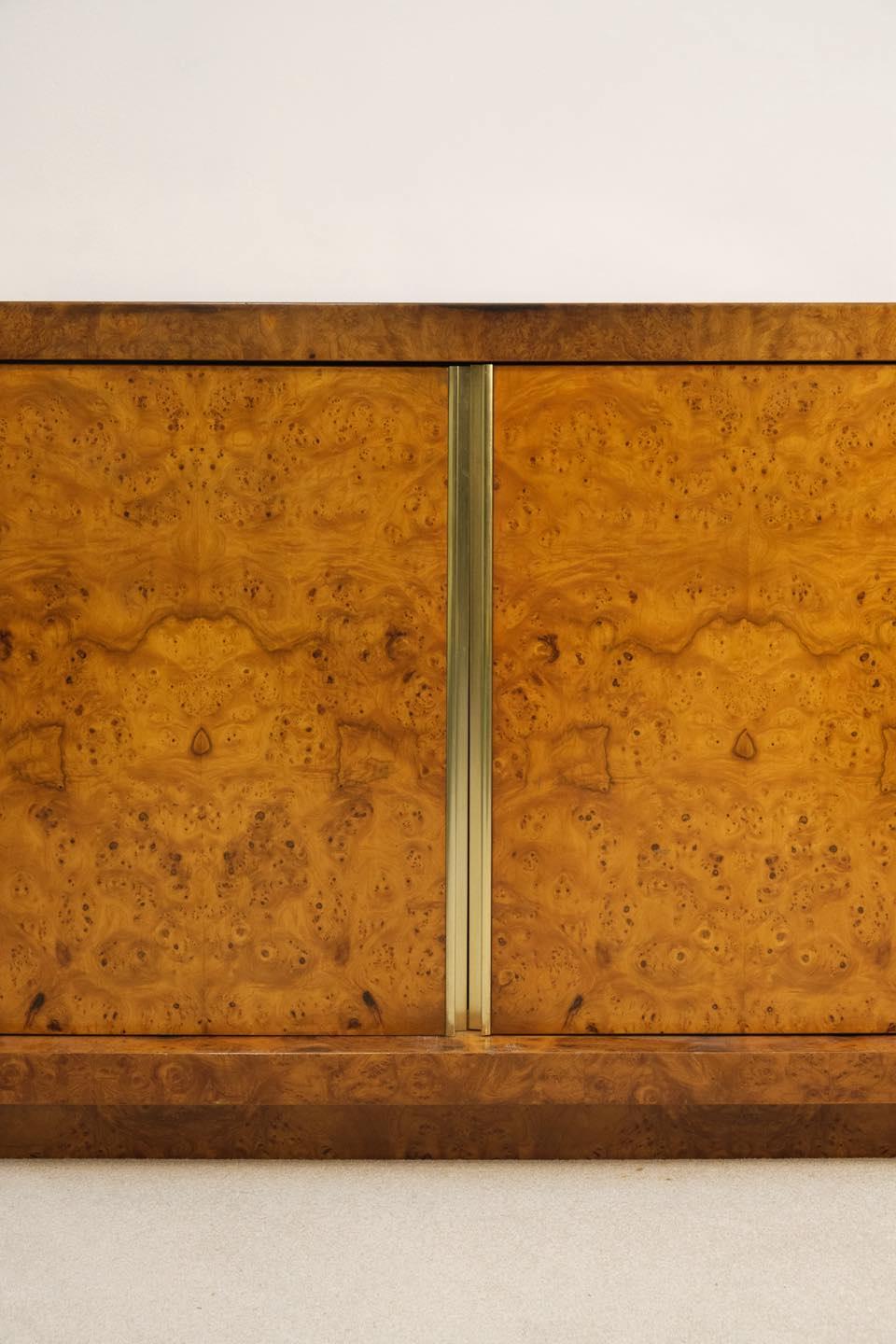 Armoire italienne en ronce de bois et marbre des années 1970 4