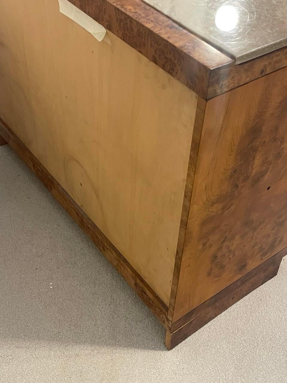 Armoire italienne en ronce de bois et marbre des années 1970 7