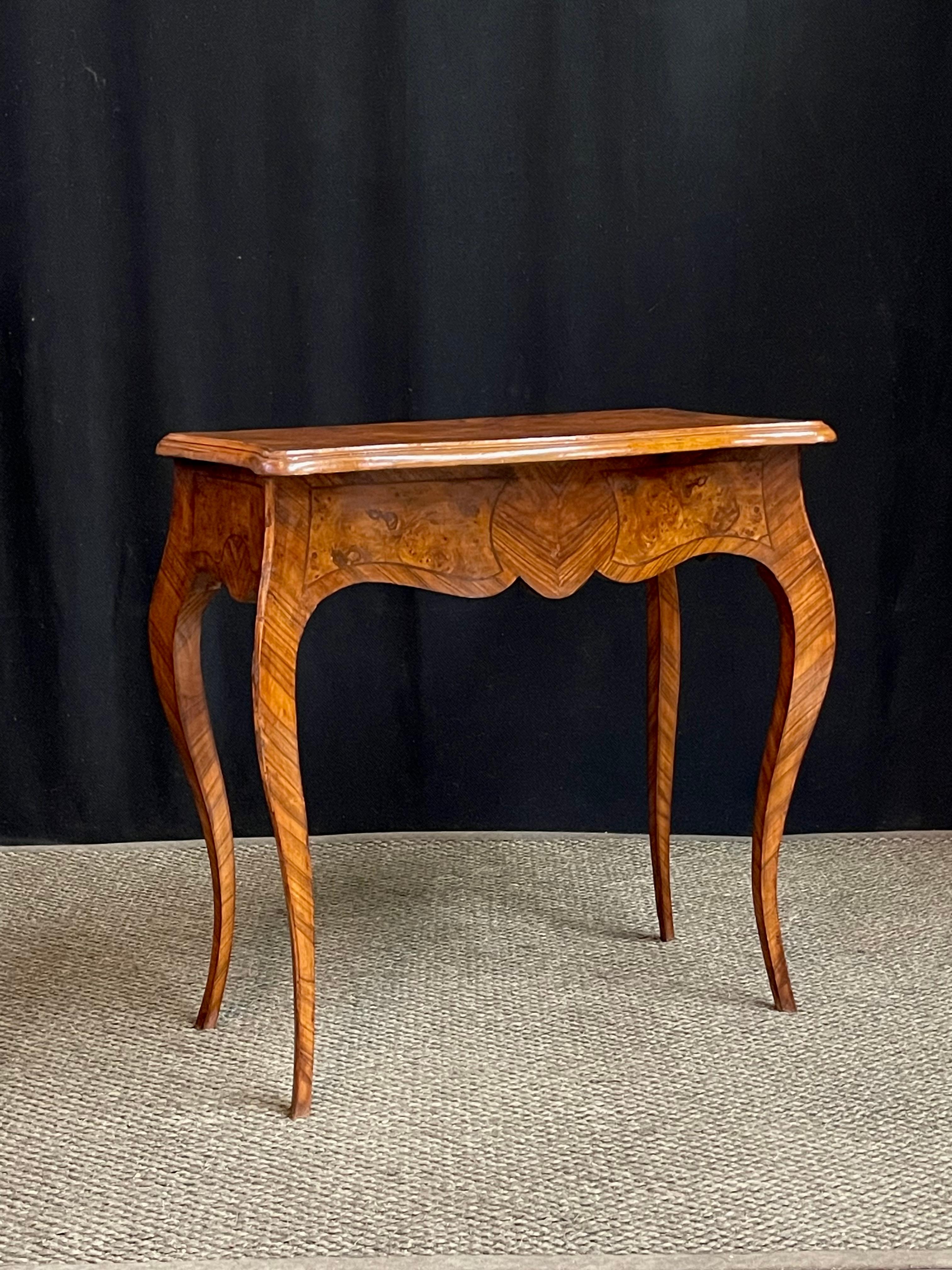 Italian Burl Wood Console Table In Good Condition For Sale In Atlanta, GA